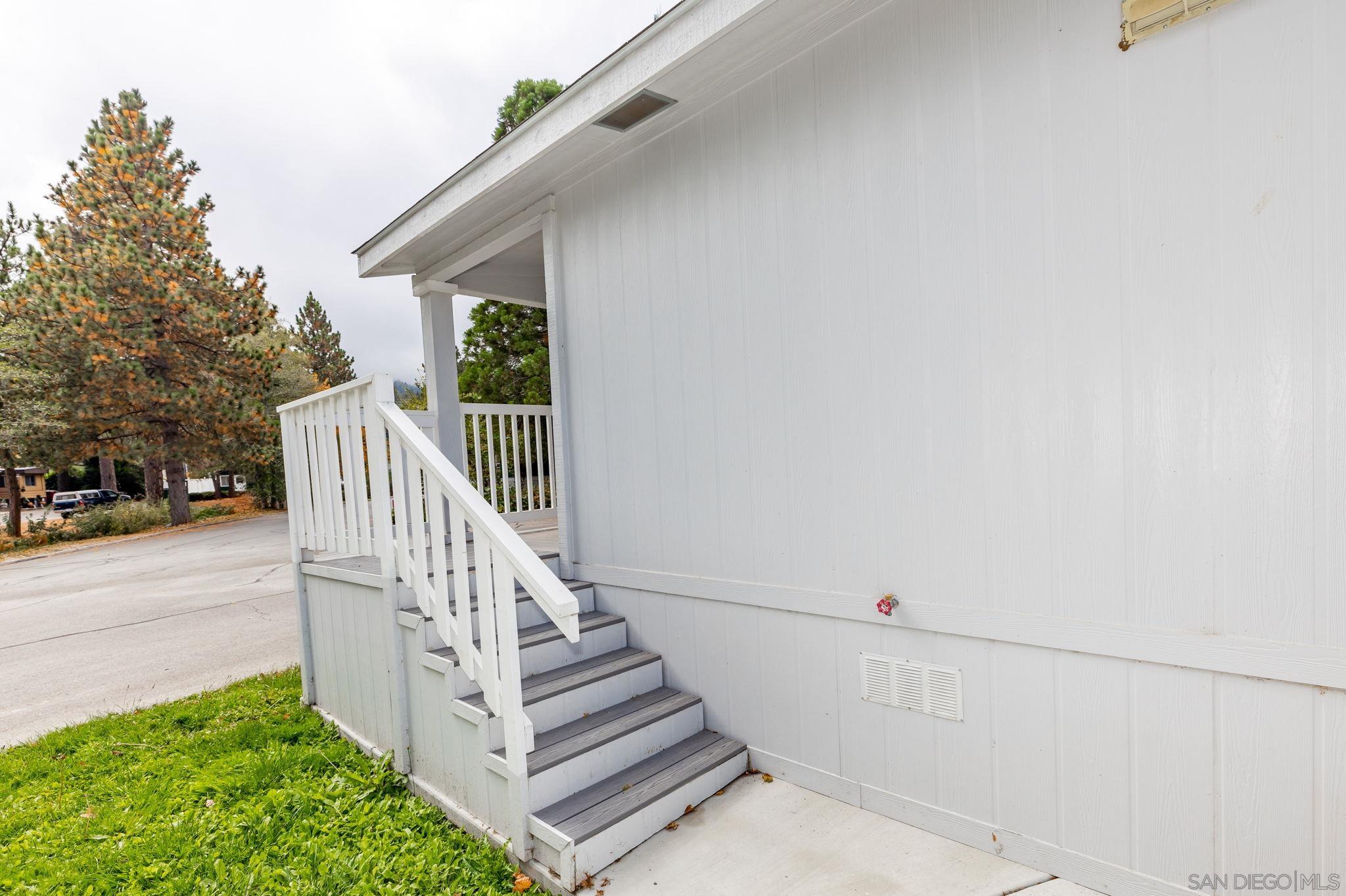 Detail Gallery Image 26 of 28 For 22899  Byron Rd  Spc 92,  Crestline,  CA 92325 - 3 Beds | 2 Baths