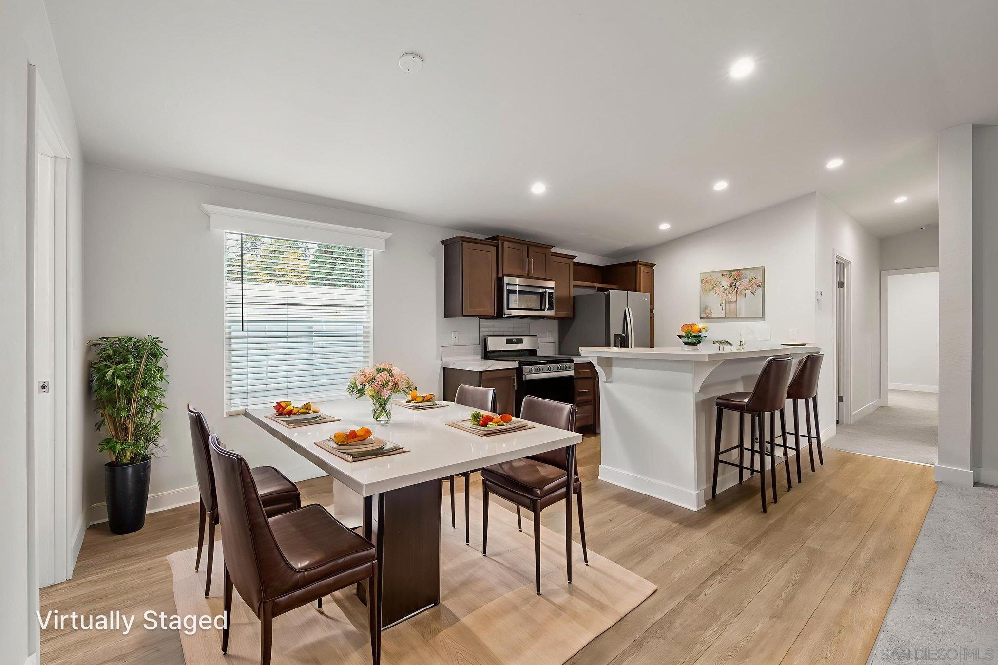 Front Image Thumbnail for SD250045542