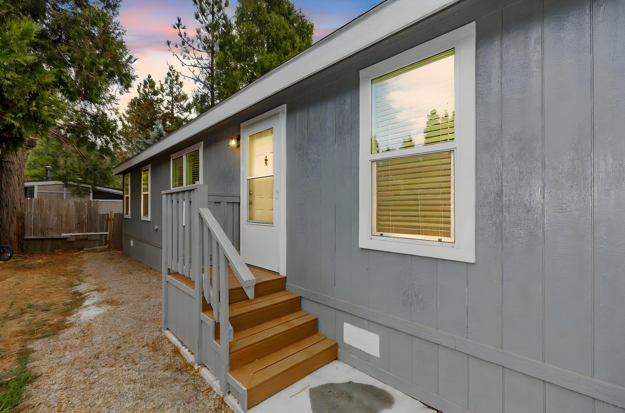 Detail Gallery Image 16 of 27 For 22899  Byron Rd  Spc 108,  Crestline,  CA 92325 - 4 Beds | 2 Baths