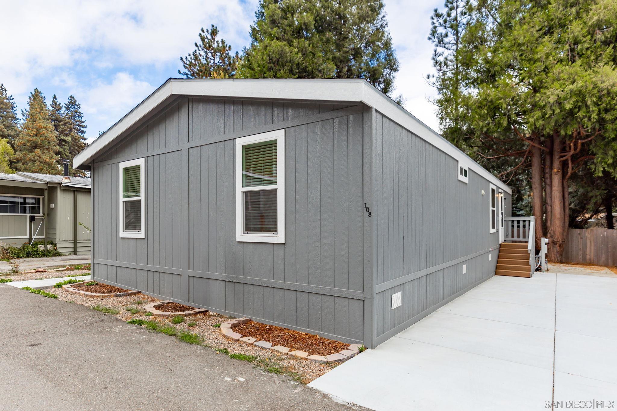 Detail Gallery Image 21 of 27 For 22899  Byron Rd  Spc 108,  Crestline,  CA 92325 - 4 Beds | 2 Baths