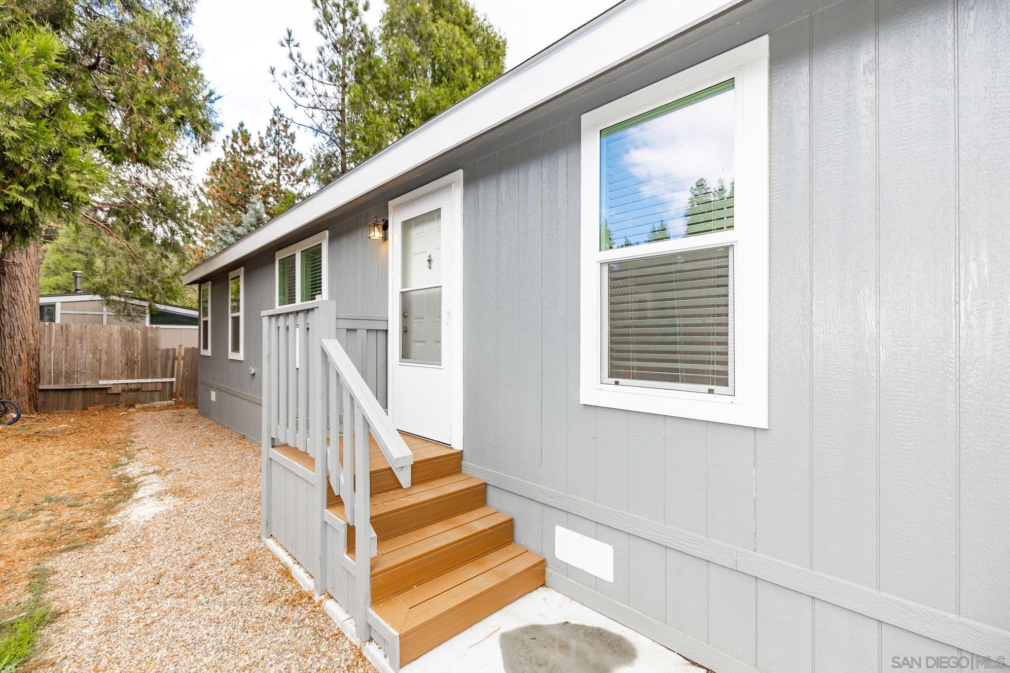 Detail Gallery Image 22 of 27 For 22899  Byron Rd  Spc 108,  Crestline,  CA 92325 - 4 Beds | 2 Baths