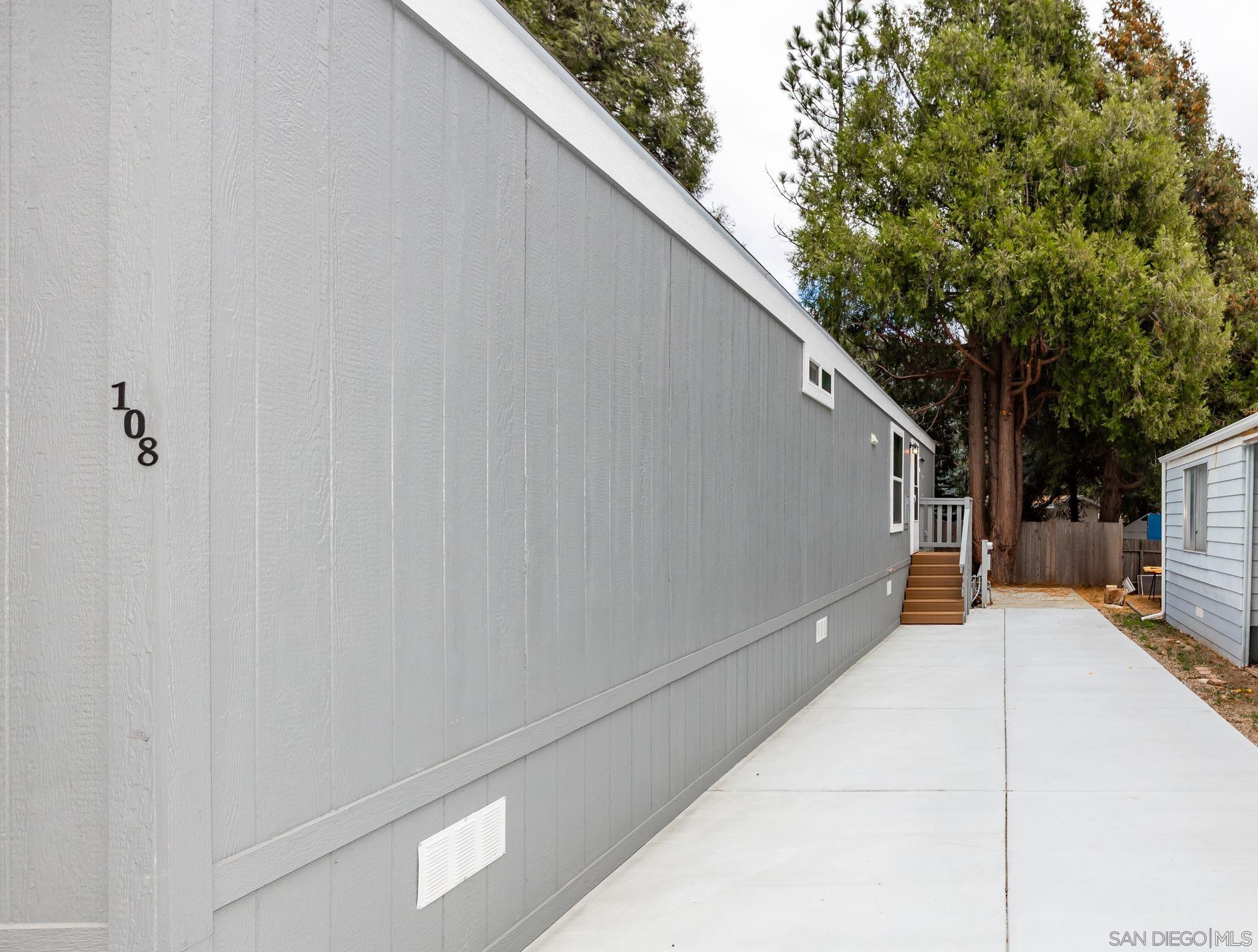 Detail Gallery Image 25 of 27 For 22899  Byron Rd  Spc 108,  Crestline,  CA 92325 - 4 Beds | 2 Baths