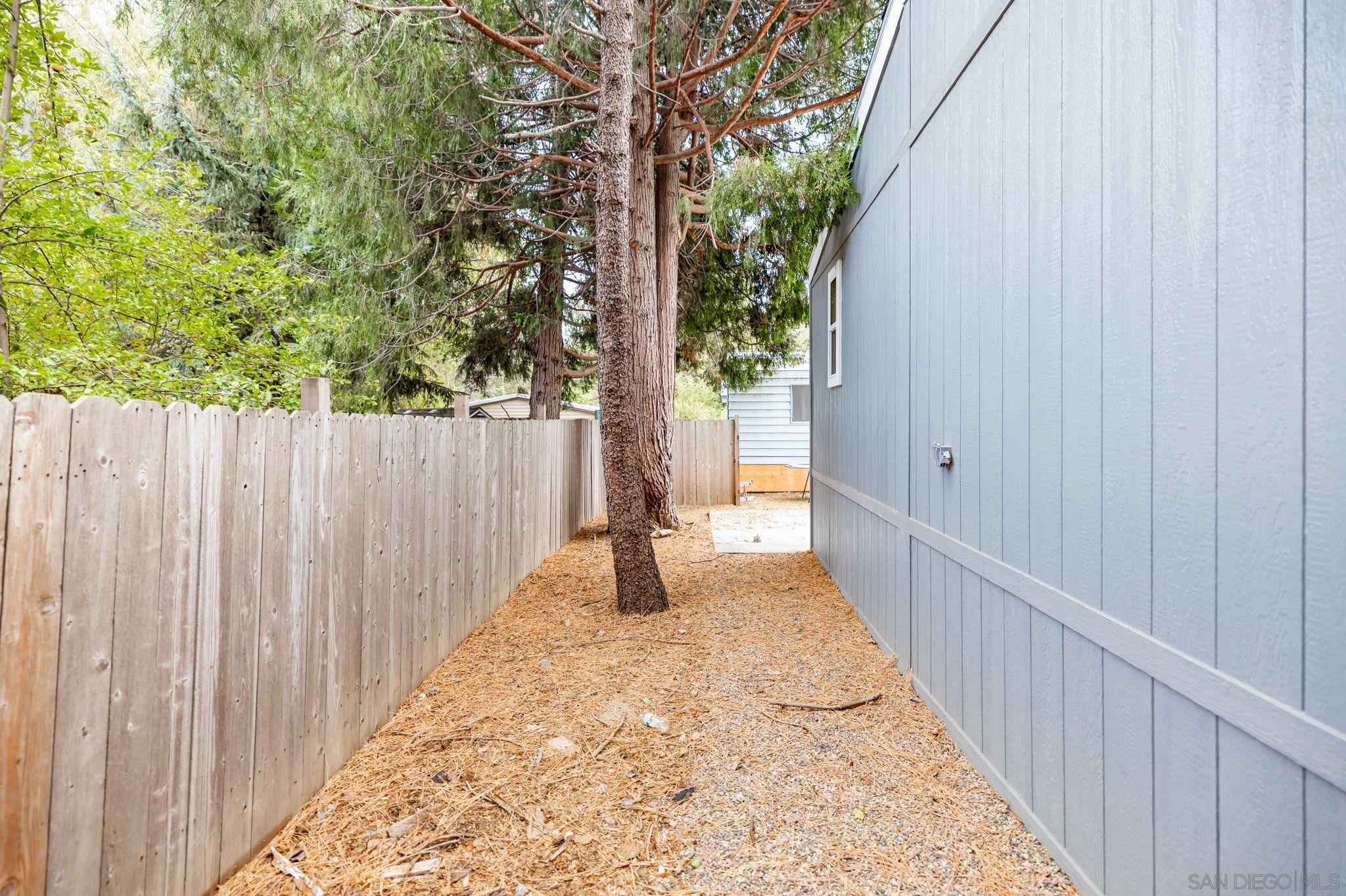 Detail Gallery Image 26 of 27 For 22899  Byron Rd  Spc 108,  Crestline,  CA 92325 - 4 Beds | 2 Baths