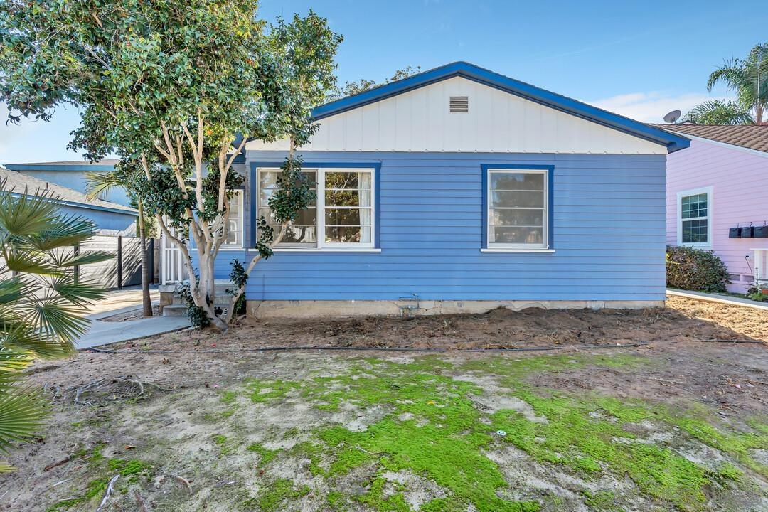 Detail Gallery Image 2 of 24 For 1837  Oliver Avenue, San Diego,  CA 92109 - 3 Beds | 2 Baths