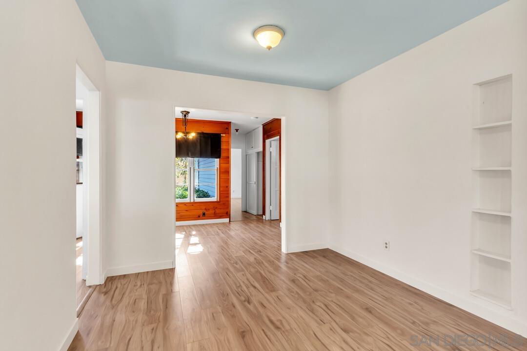 Detail Gallery Image 5 of 24 For 1837  Oliver Avenue, San Diego,  CA 92109 - 3 Beds | 2 Baths