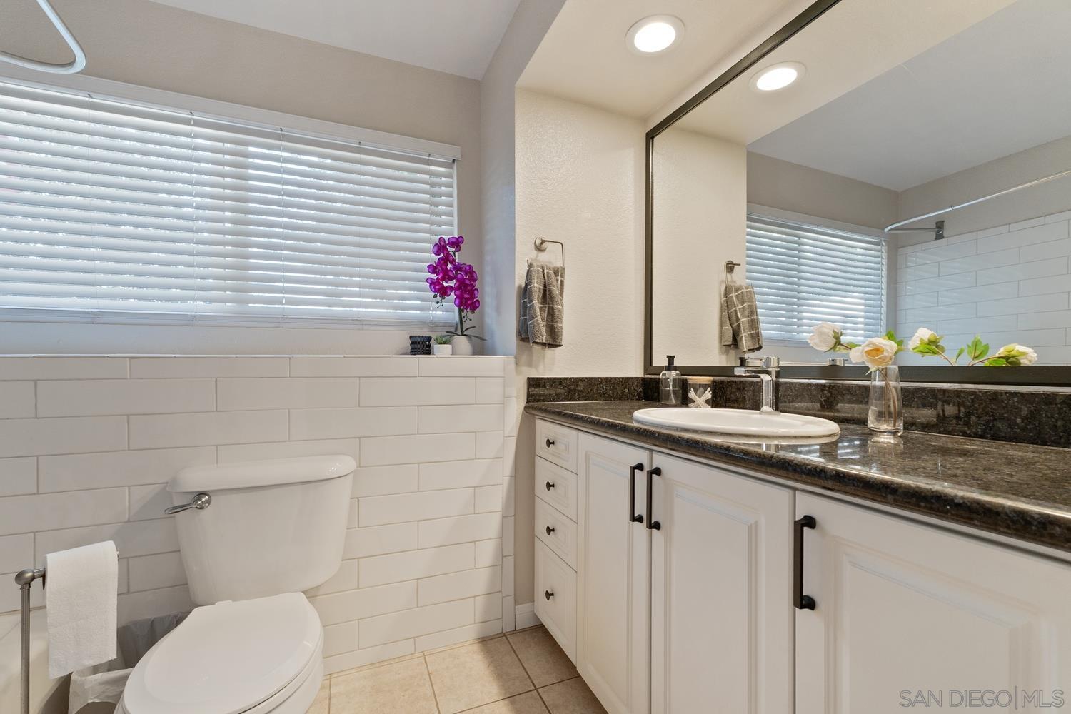 Detail Gallery Image 22 of 33 For 1564  Tanglewood Ln  #19,  Escondido,  CA 92029 - 2 Beds | 2 Baths
