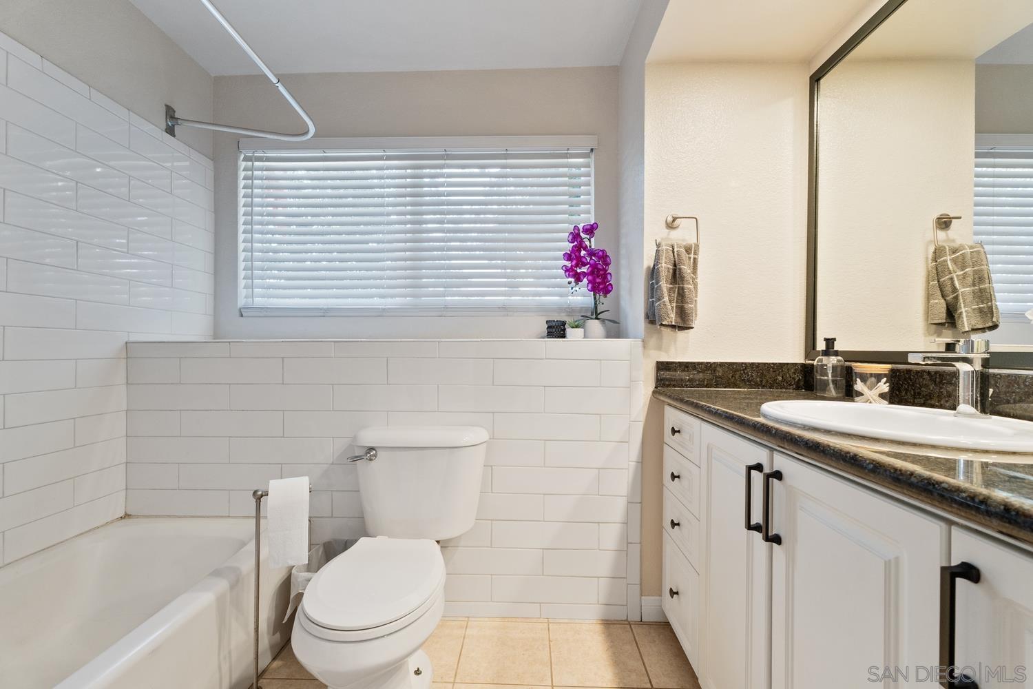 Detail Gallery Image 23 of 33 For 1564  Tanglewood Ln  #19,  Escondido,  CA 92029 - 2 Beds | 2 Baths