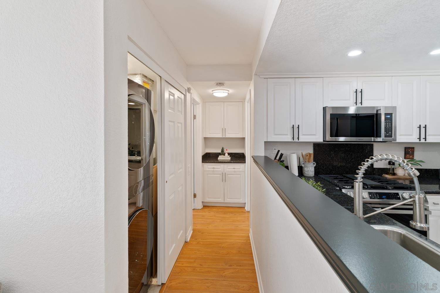 Detail Gallery Image 7 of 33 For 1564  Tanglewood Ln  #19,  Escondido,  CA 92029 - 2 Beds | 2 Baths