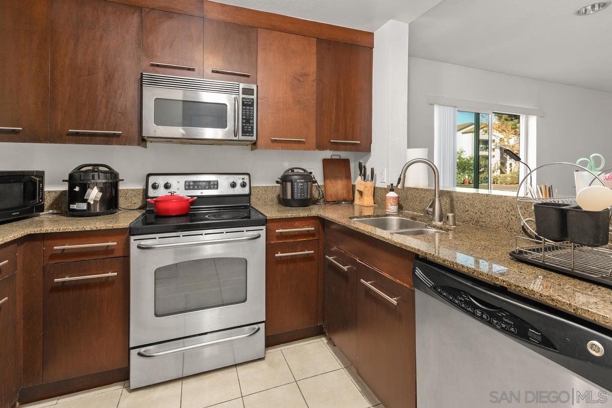 Detail Gallery Image 9 of 30 For 7425  Charmant  #2801,  San Diego,  CA 92122 - 2 Beds | 2 Baths
