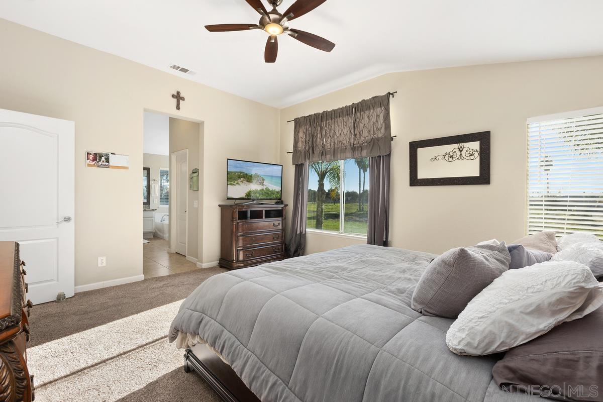 Detail Gallery Image 3 of 37 For 4801  Cardiff Bay Drive, Oceanside,  CA 92057 - 5 Beds | 3 Baths