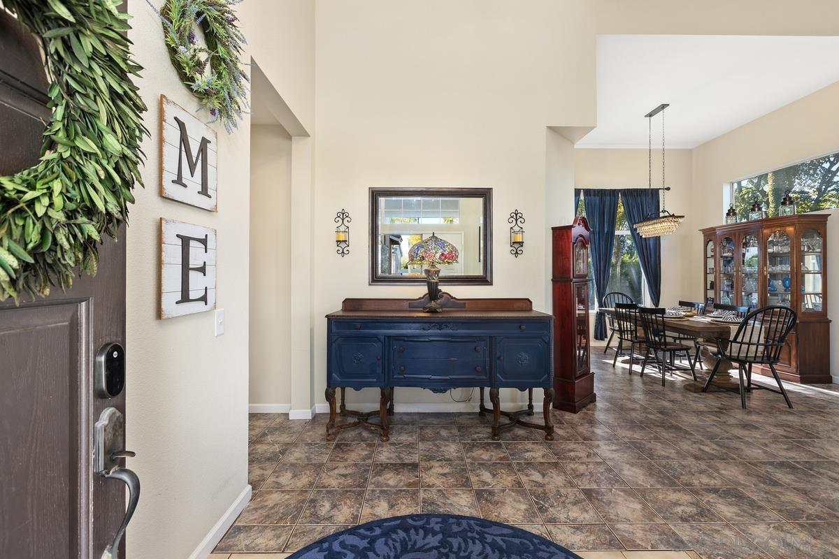 Detail Gallery Image 9 of 37 For 4801  Cardiff Bay Drive, Oceanside,  CA 92057 - 5 Beds | 3 Baths