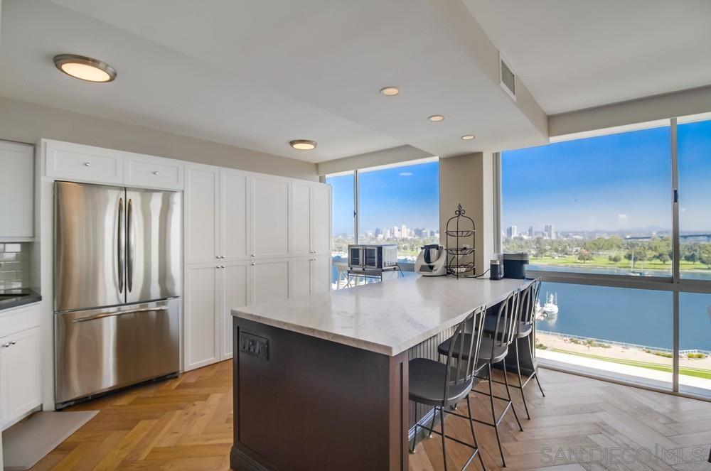 Front Image Thumbnail for SD250045549