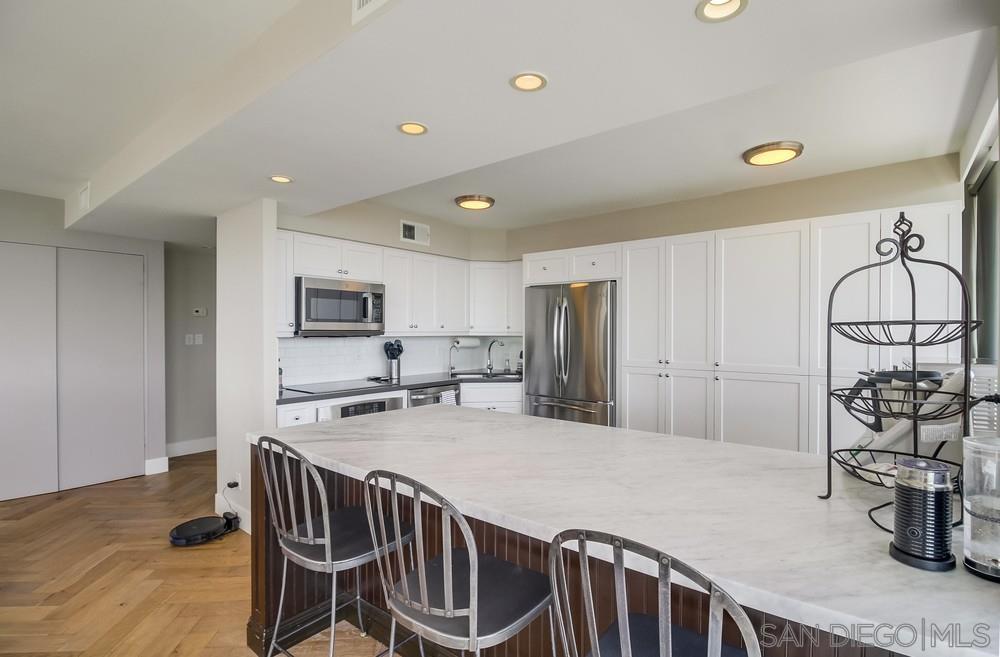 Detail Gallery Image 2 of 44 For 1770  Avenida Del Mundo  1004, Coronado,  CA 92118 - 2 Beds | 2 Baths