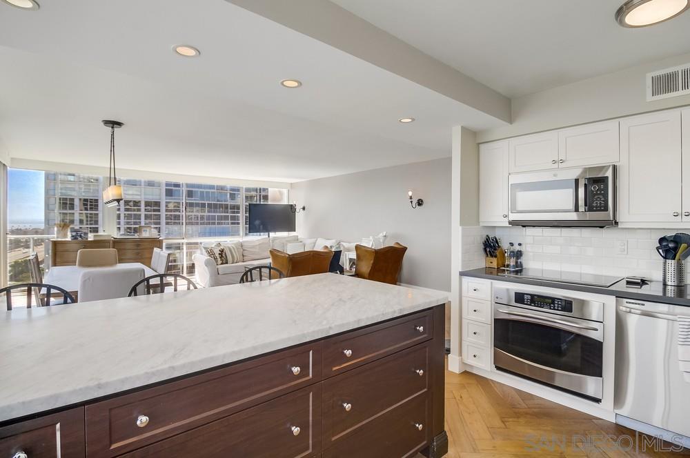 Detail Gallery Image 15 of 44 For 1770  Avenida Del Mundo  1004, Coronado,  CA 92118 - 2 Beds | 2 Baths