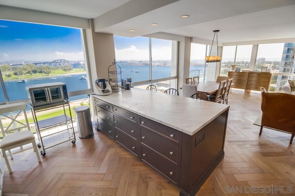 Detail Gallery Image 3 of 44 For 1770  Avenida Del Mundo  1004, Coronado,  CA 92118 - 2 Beds | 2 Baths