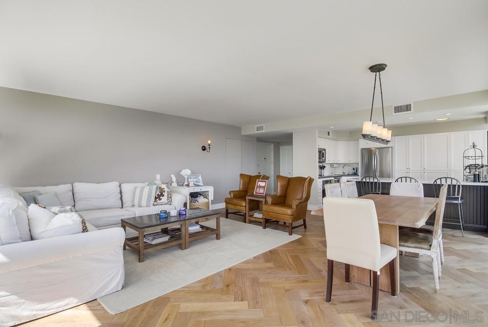 Detail Gallery Image 10 of 44 For 1770  Avenida Del Mundo  1004, Coronado,  CA 92118 - 2 Beds | 2 Baths