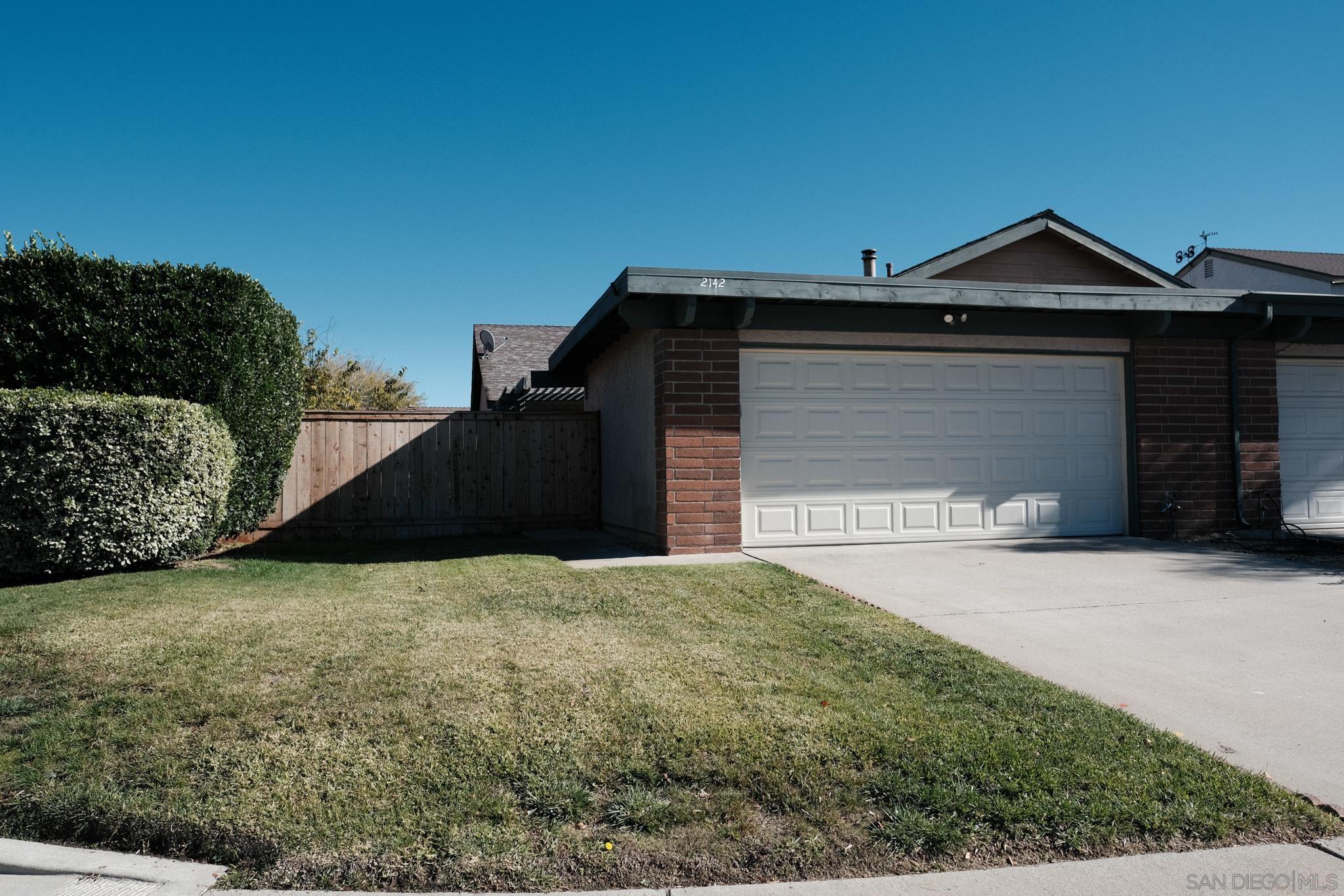 Front Image Thumbnail for SD250045550