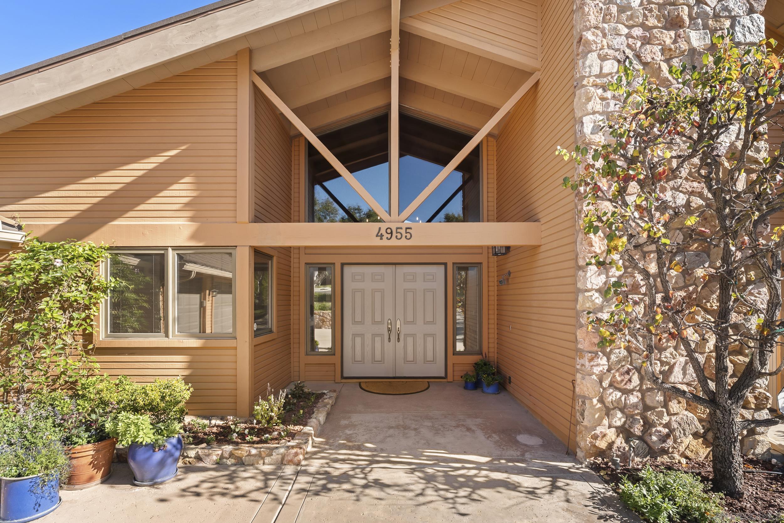 Detail Gallery Image 11 of 54 For 4955  Rancho Viejo Dr, Del Mar,  CA 92014 - 5 Beds | 4 Baths