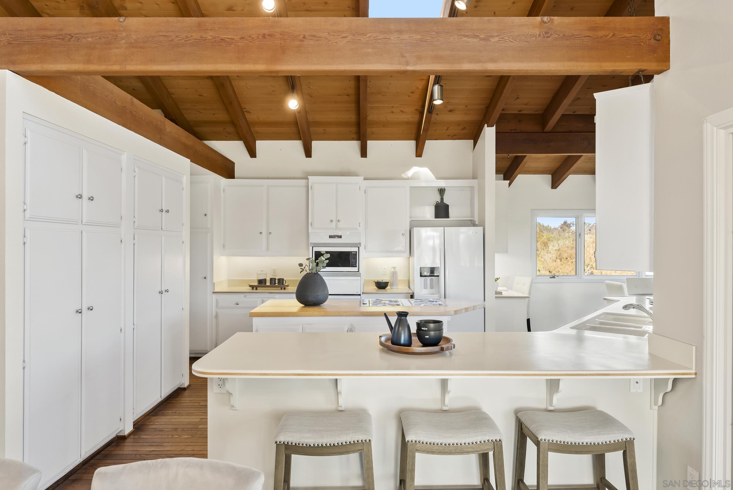 Detail Gallery Image 15 of 54 For 4955  Rancho Viejo Dr, Del Mar,  CA 92014 - 5 Beds | 4 Baths