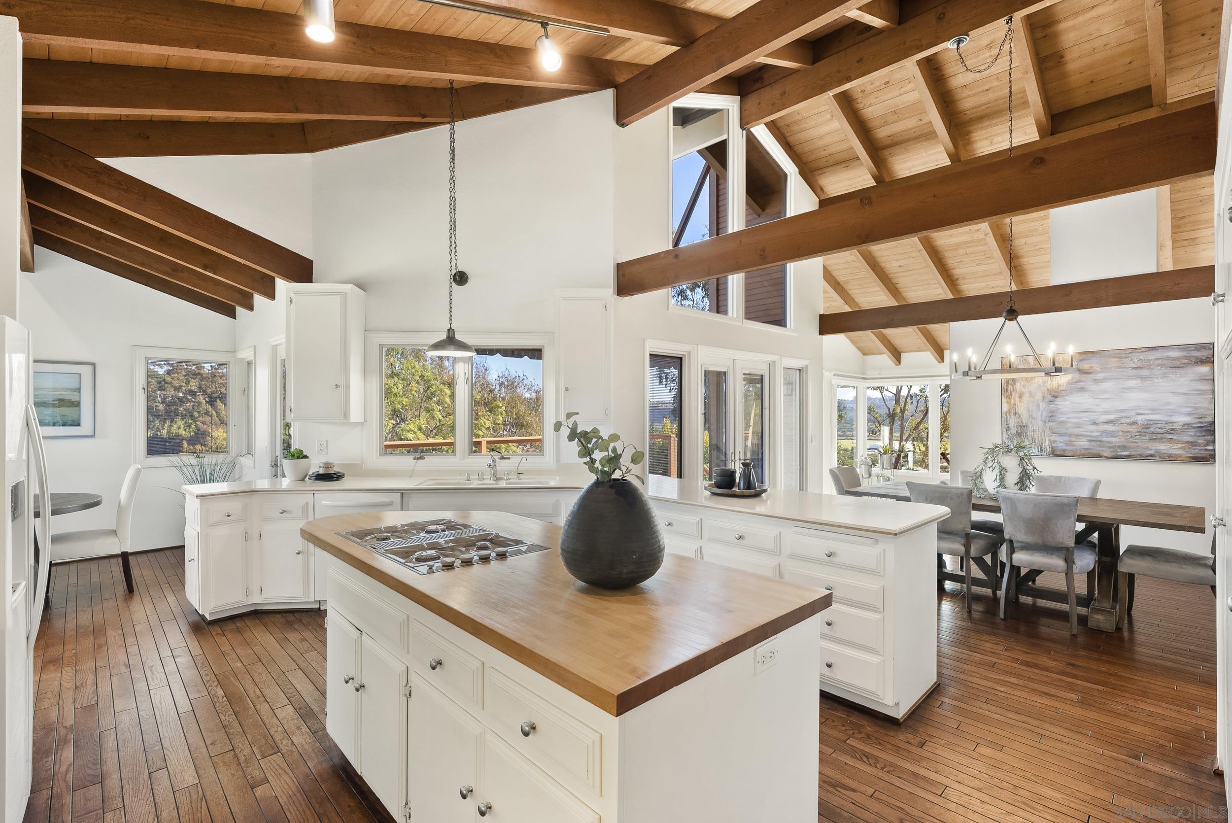 Detail Gallery Image 16 of 54 For 4955  Rancho Viejo Dr, Del Mar,  CA 92014 - 5 Beds | 4 Baths