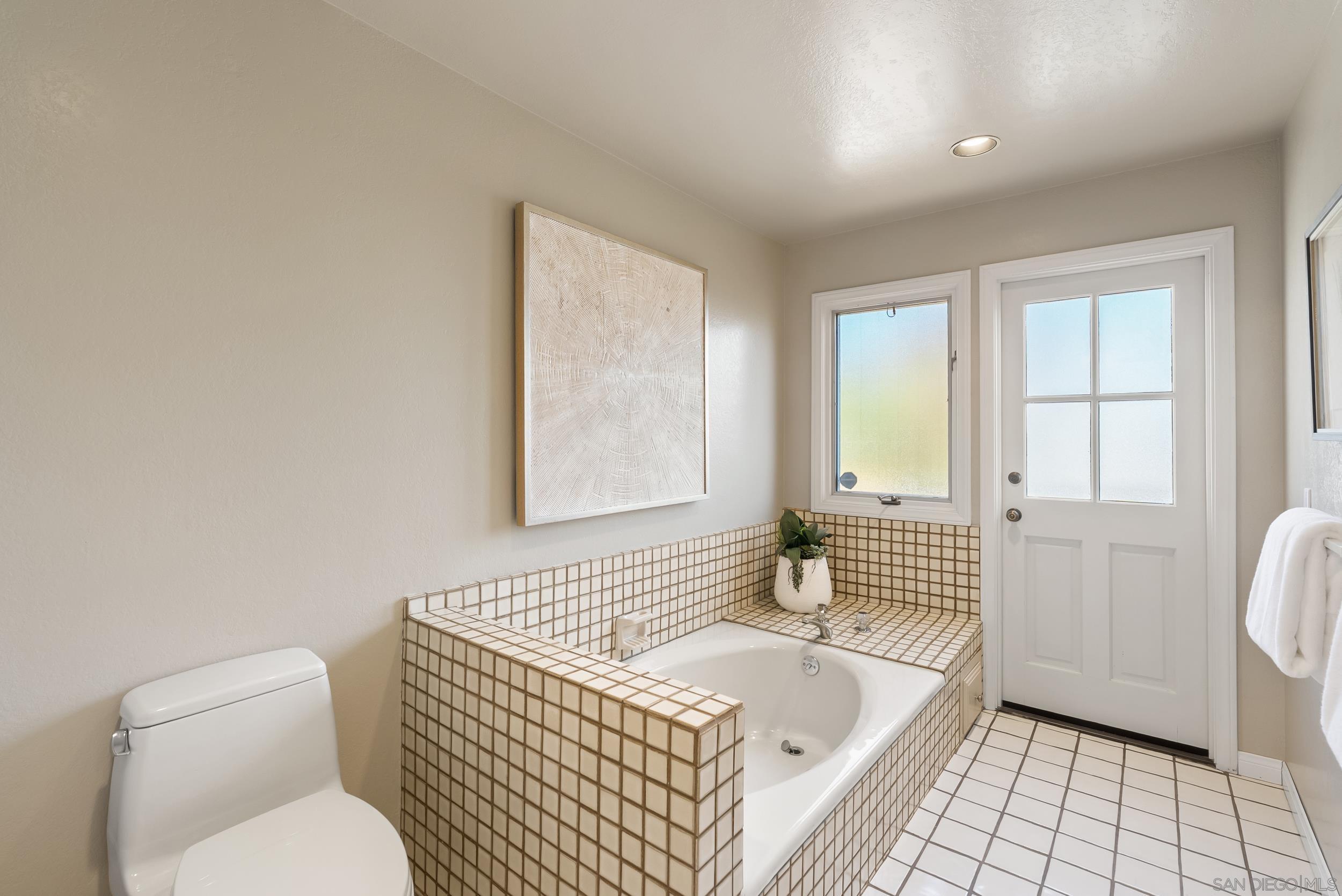 Detail Gallery Image 34 of 54 For 4955  Rancho Viejo Dr, Del Mar,  CA 92014 - 5 Beds | 4 Baths