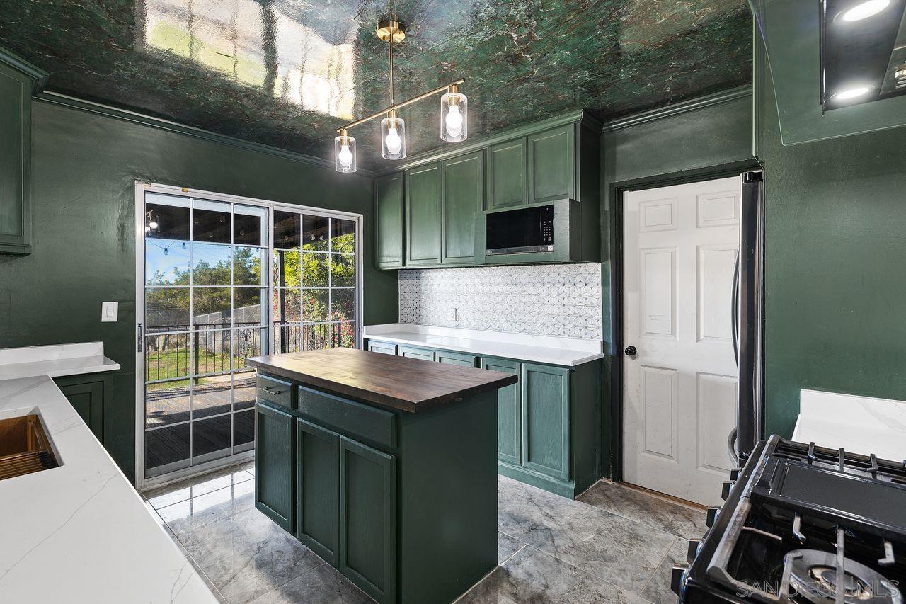 Detail Gallery Image 14 of 38 For 926 S 61st Street, San Diego,  CA 92114 - 3 Beds | 1 Baths