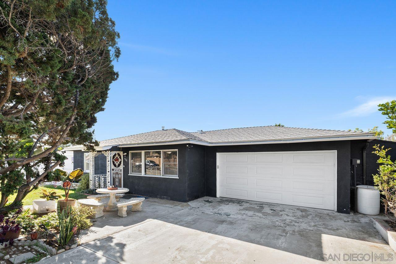 Detail Gallery Image 4 of 38 For 926 S 61st Street, San Diego,  CA 92114 - 3 Beds | 1 Baths