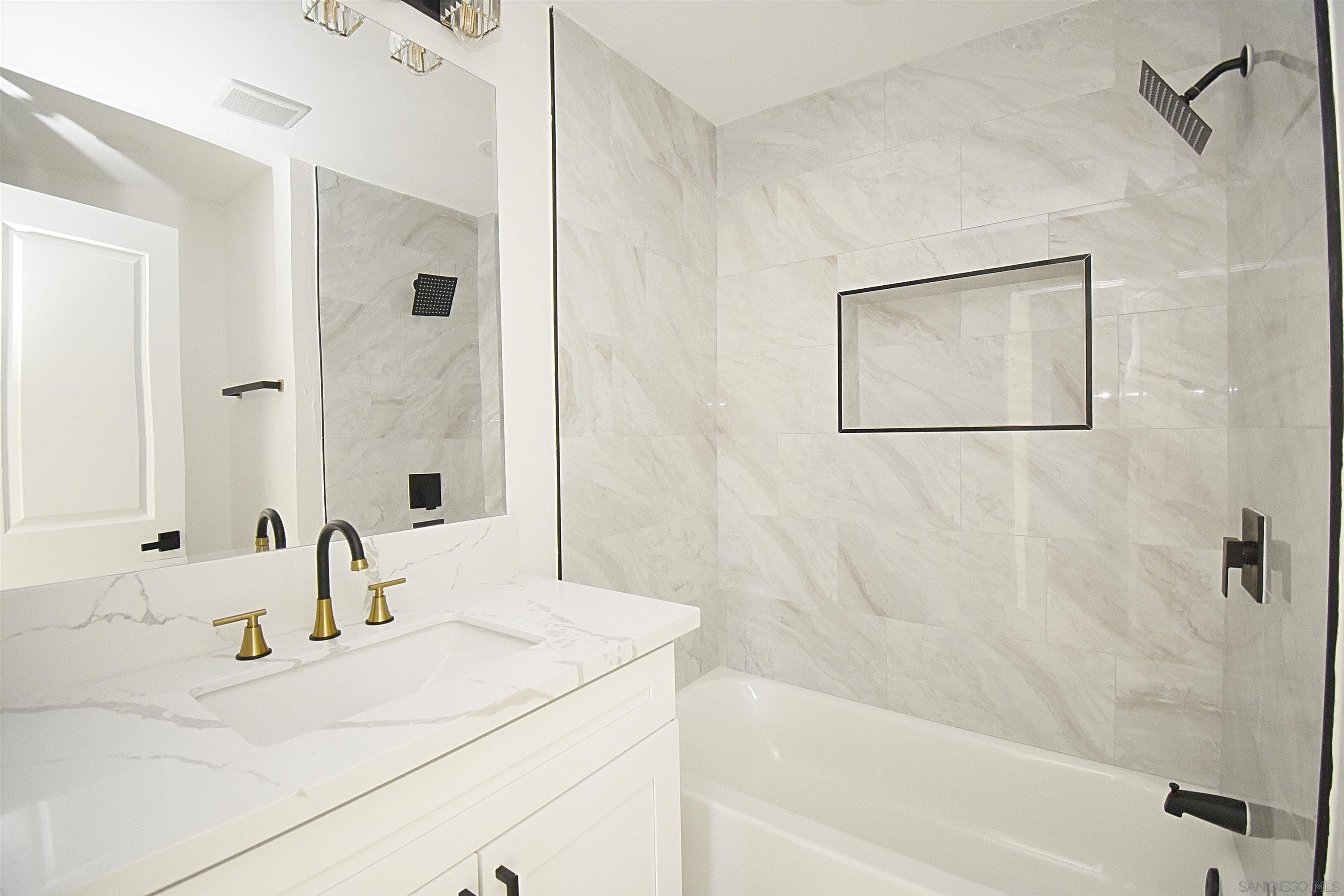 Detail Gallery Image 19 of 40 For 125  Date Street, Chula Vista,  CA 91911 - 4 Beds | 3 Baths