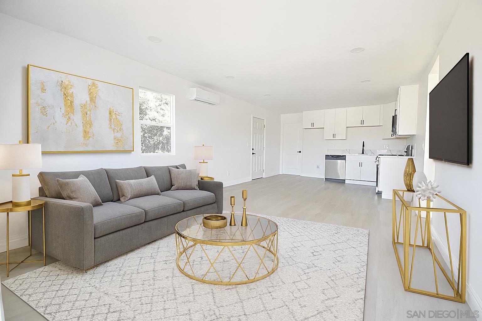 Detail Gallery Image 3 of 40 For 125  Date Street, Chula Vista,  CA 91911 - 4 Beds | 3 Baths