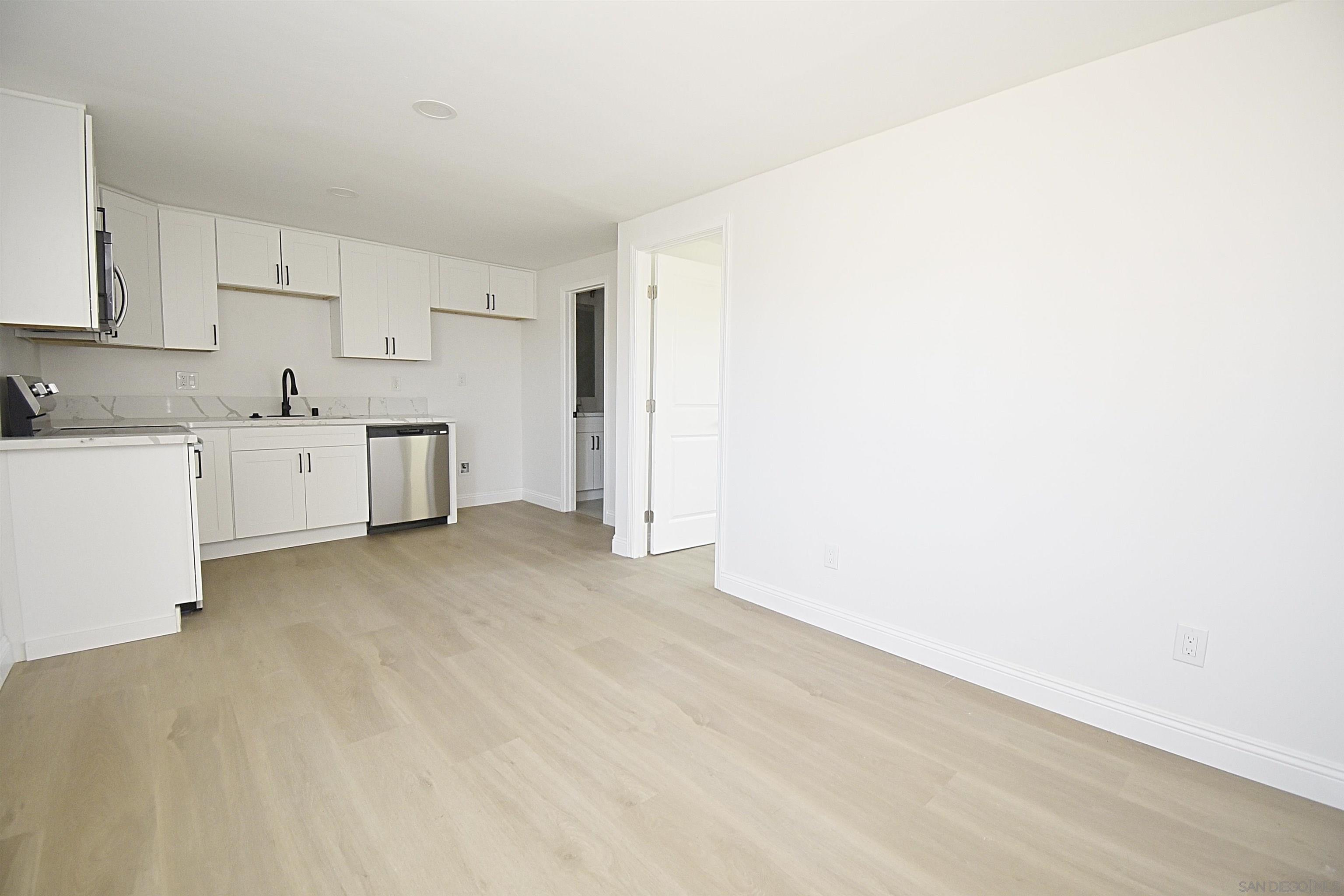 Detail Gallery Image 24 of 40 For 125  Date Street, Chula Vista,  CA 91911 - 4 Beds | 3 Baths