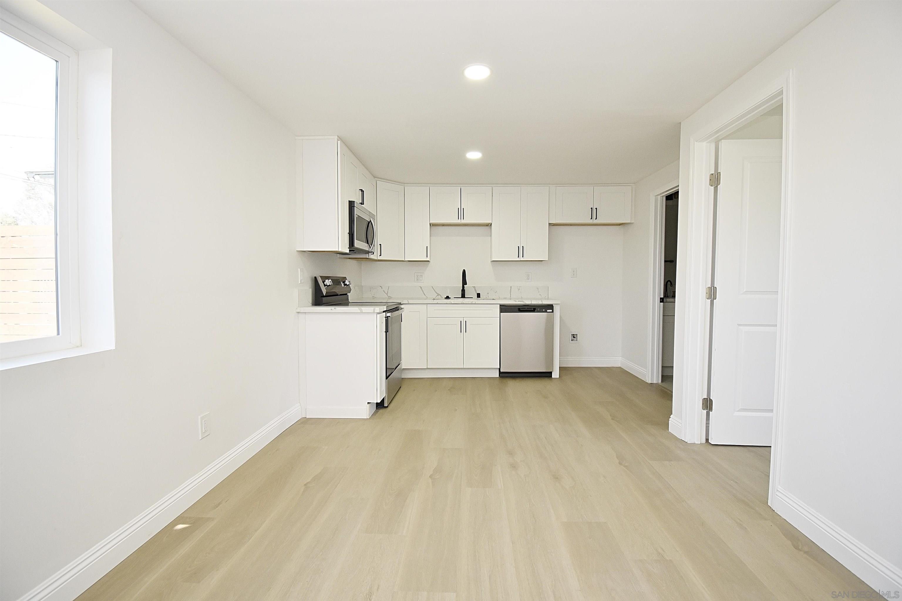 Detail Gallery Image 26 of 40 For 125  Date Street, Chula Vista,  CA 91911 - 4 Beds | 3 Baths