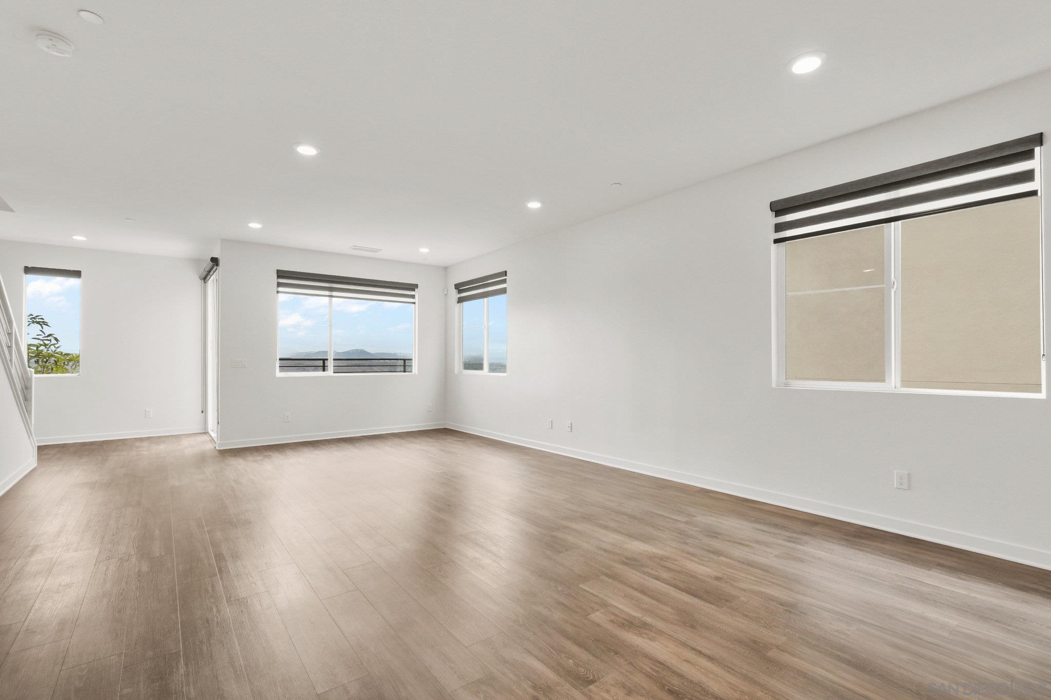 Detail Gallery Image 11 of 50 For 2016  Callisto Terrace, Chula Vista,  CA 91915 - 4 Beds | 3/1 Baths