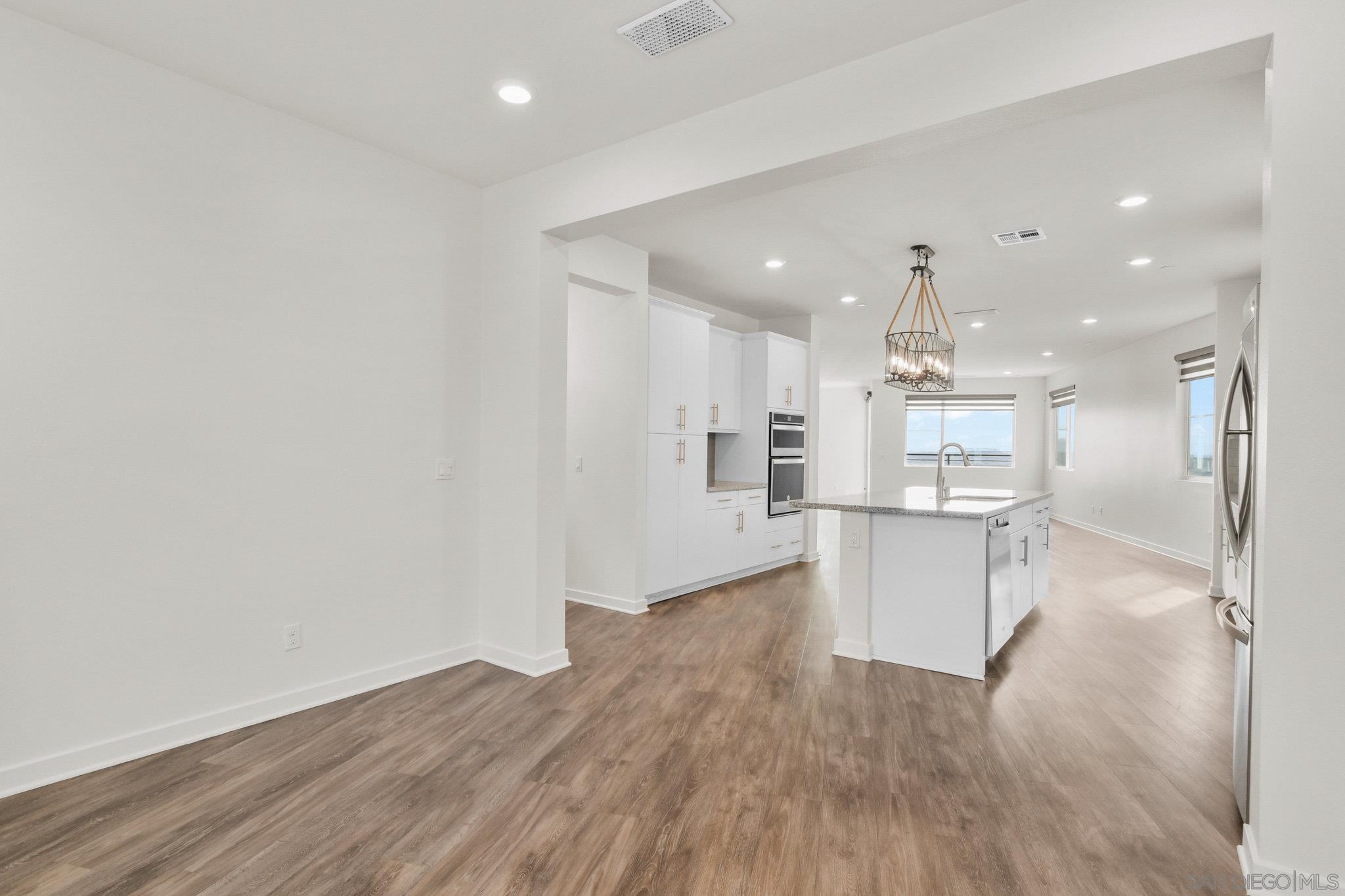 Detail Gallery Image 21 of 50 For 2016  Callisto Terrace, Chula Vista,  CA 91915 - 4 Beds | 3/1 Baths