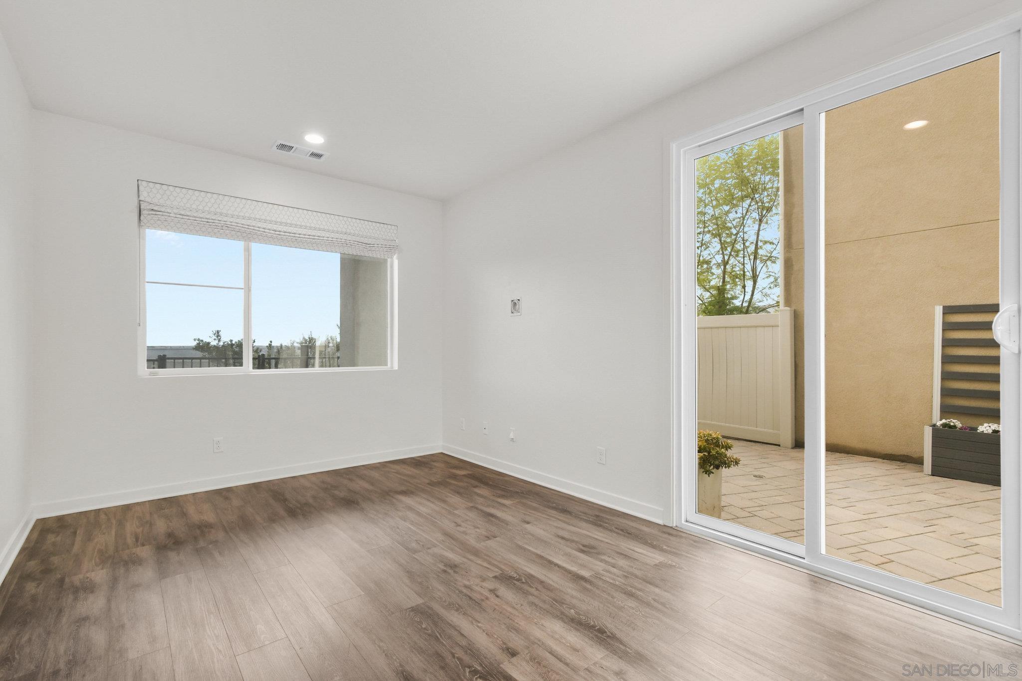 Detail Gallery Image 8 of 50 For 2016  Callisto Terrace, Chula Vista,  CA 91915 - 4 Beds | 3/1 Baths