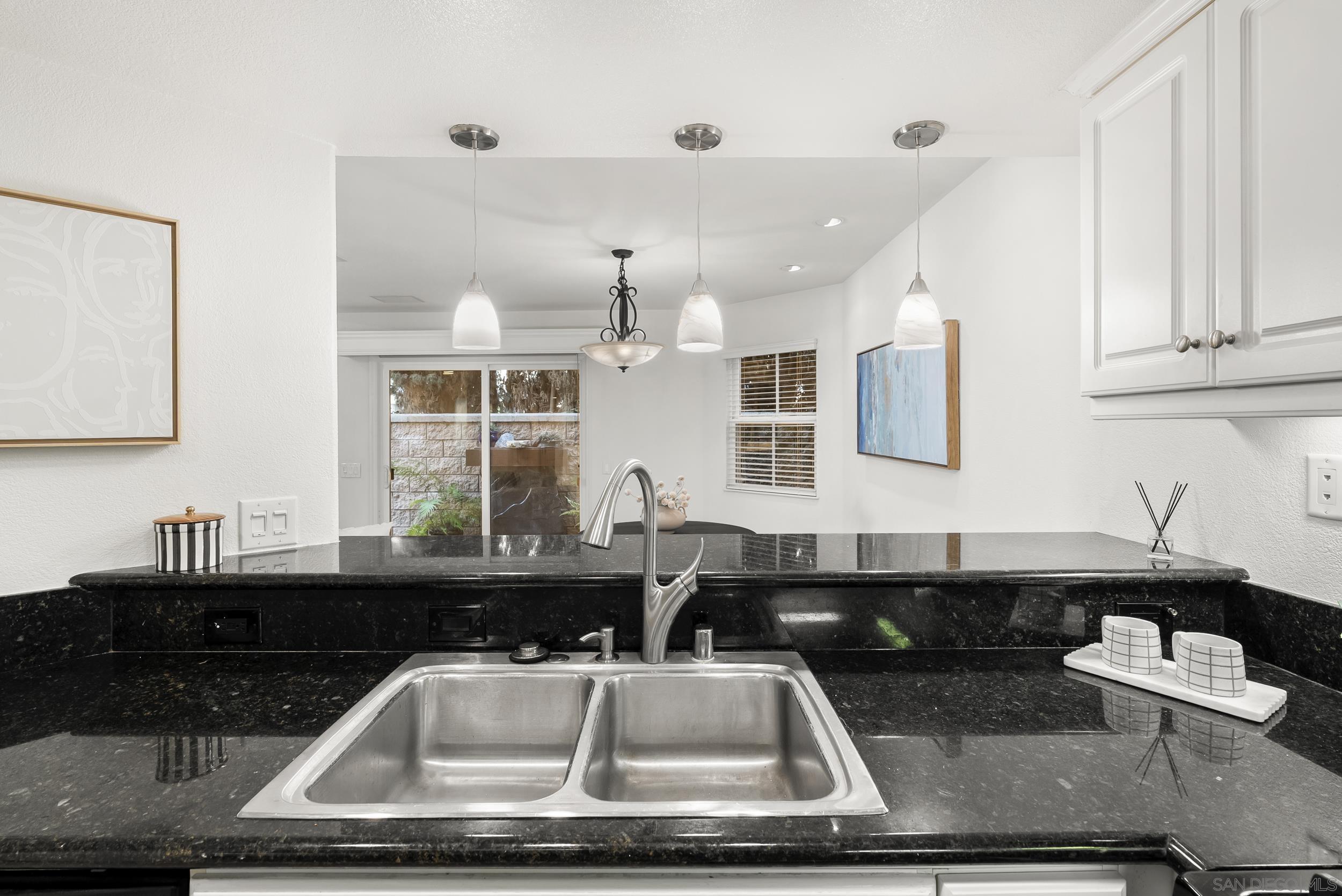 Detail Gallery Image 19 of 55 For 555  Eaton St.  #N,  Oceanside,  CA 92054 - 3 Beds | 2/1 Baths