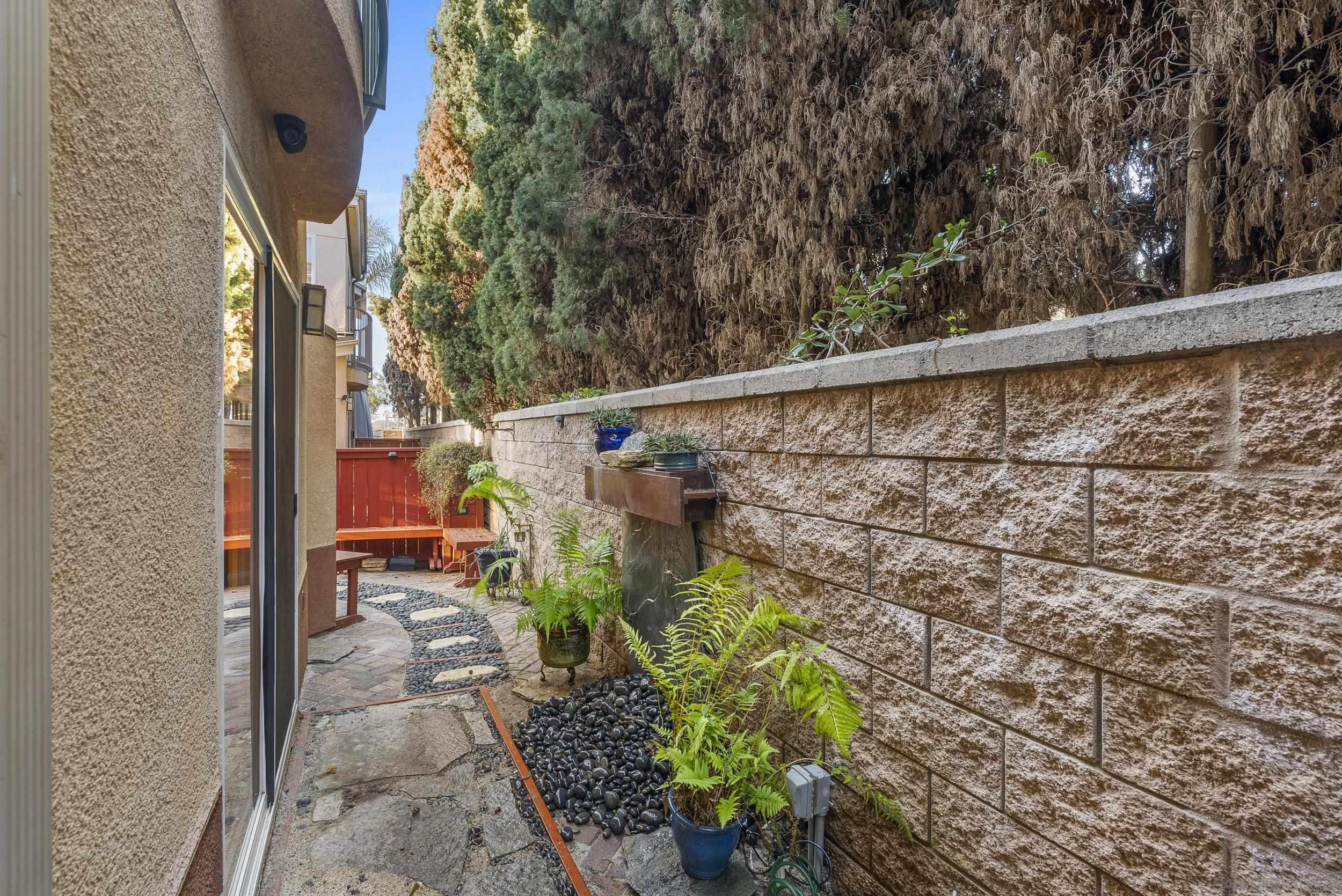 Detail Gallery Image 42 of 55 For 555  Eaton St.  #N,  Oceanside,  CA 92054 - 3 Beds | 2/1 Baths