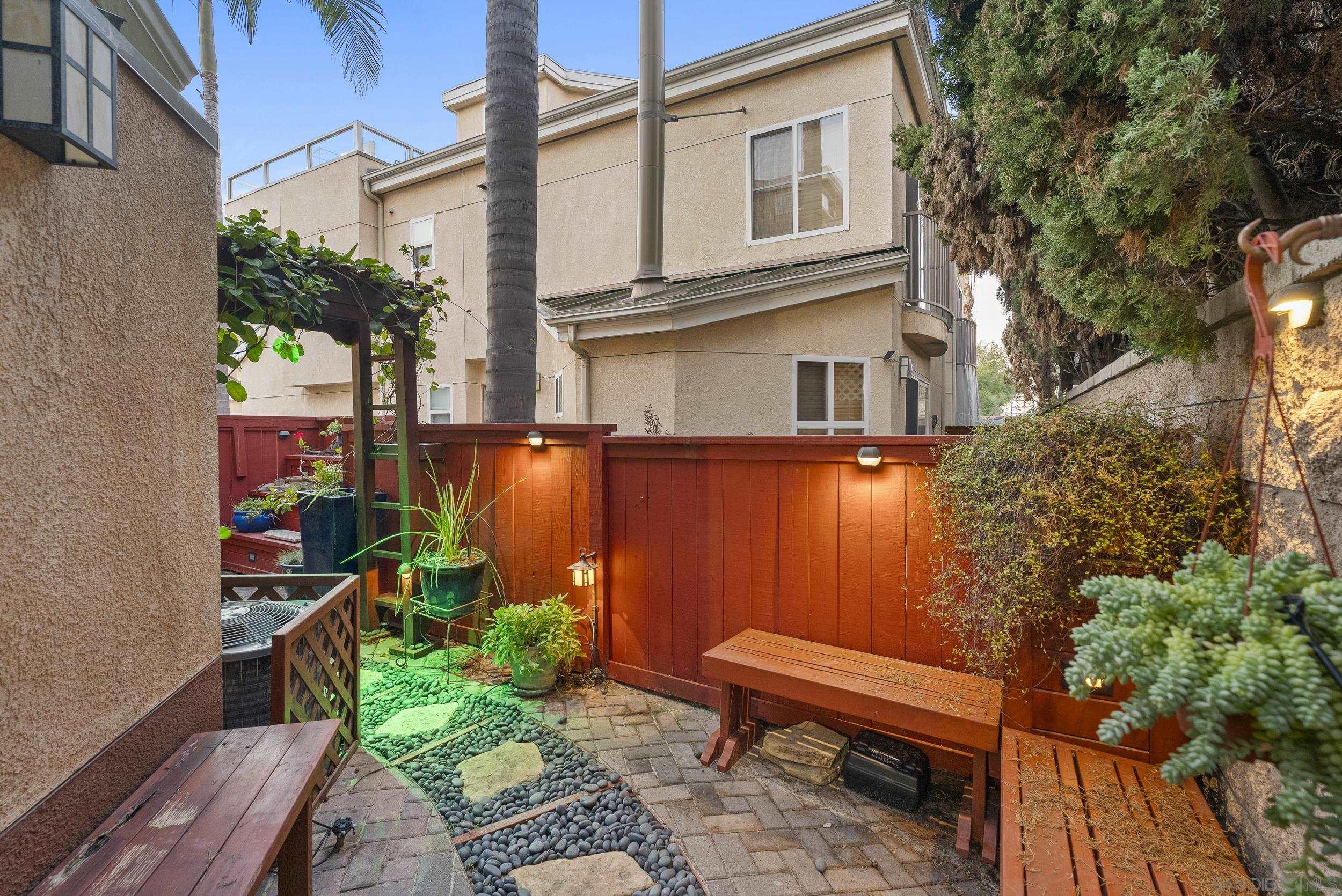 Detail Gallery Image 48 of 55 For 555  Eaton St.  #N,  Oceanside,  CA 92054 - 3 Beds | 2/1 Baths