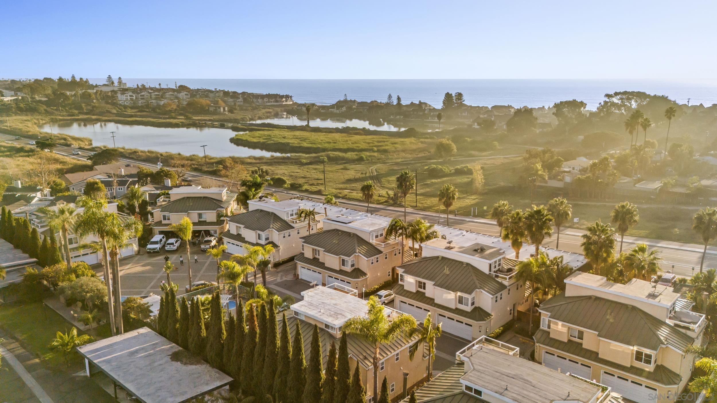 Detail Gallery Image 51 of 55 For 555  Eaton St.  #N,  Oceanside,  CA 92054 - 3 Beds | 2/1 Baths