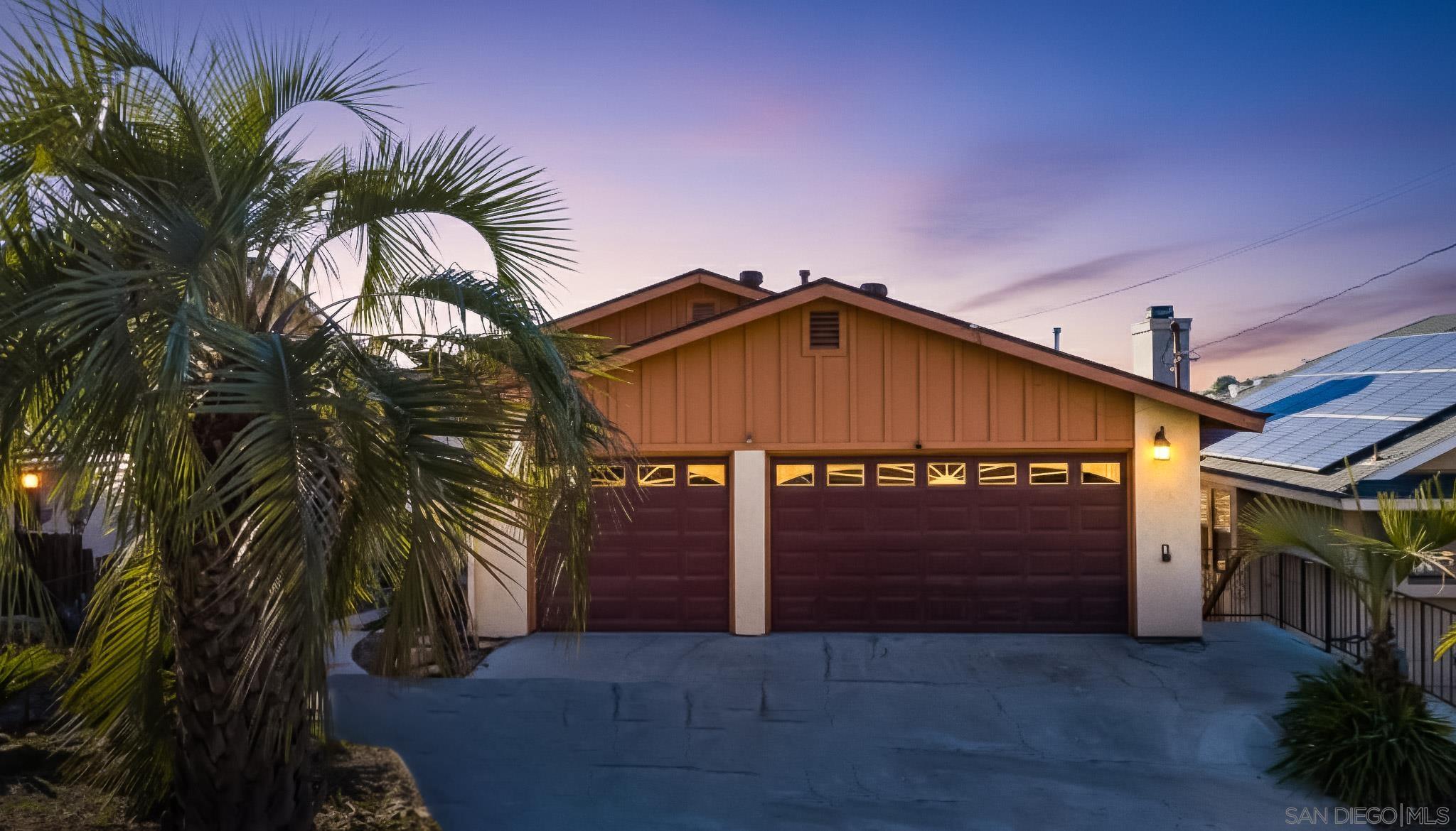 Detail Gallery Image 2 of 24 For 1022  La Mesa Ave, Spring Valley,  CA 91977 - 4 Beds | 3 Baths