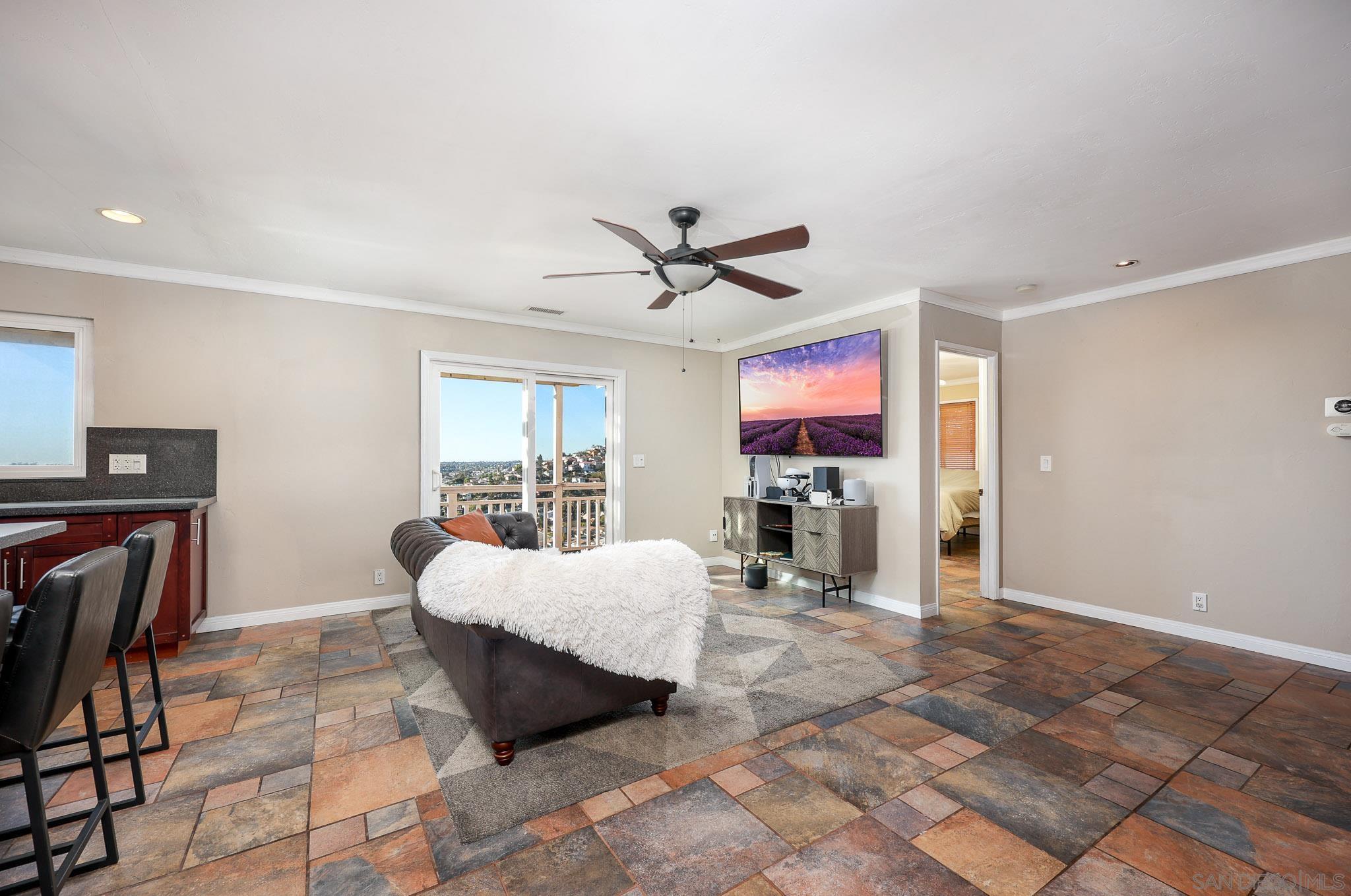 Detail Gallery Image 7 of 24 For 1022  La Mesa Ave, Spring Valley,  CA 91977 - 4 Beds | 3 Baths