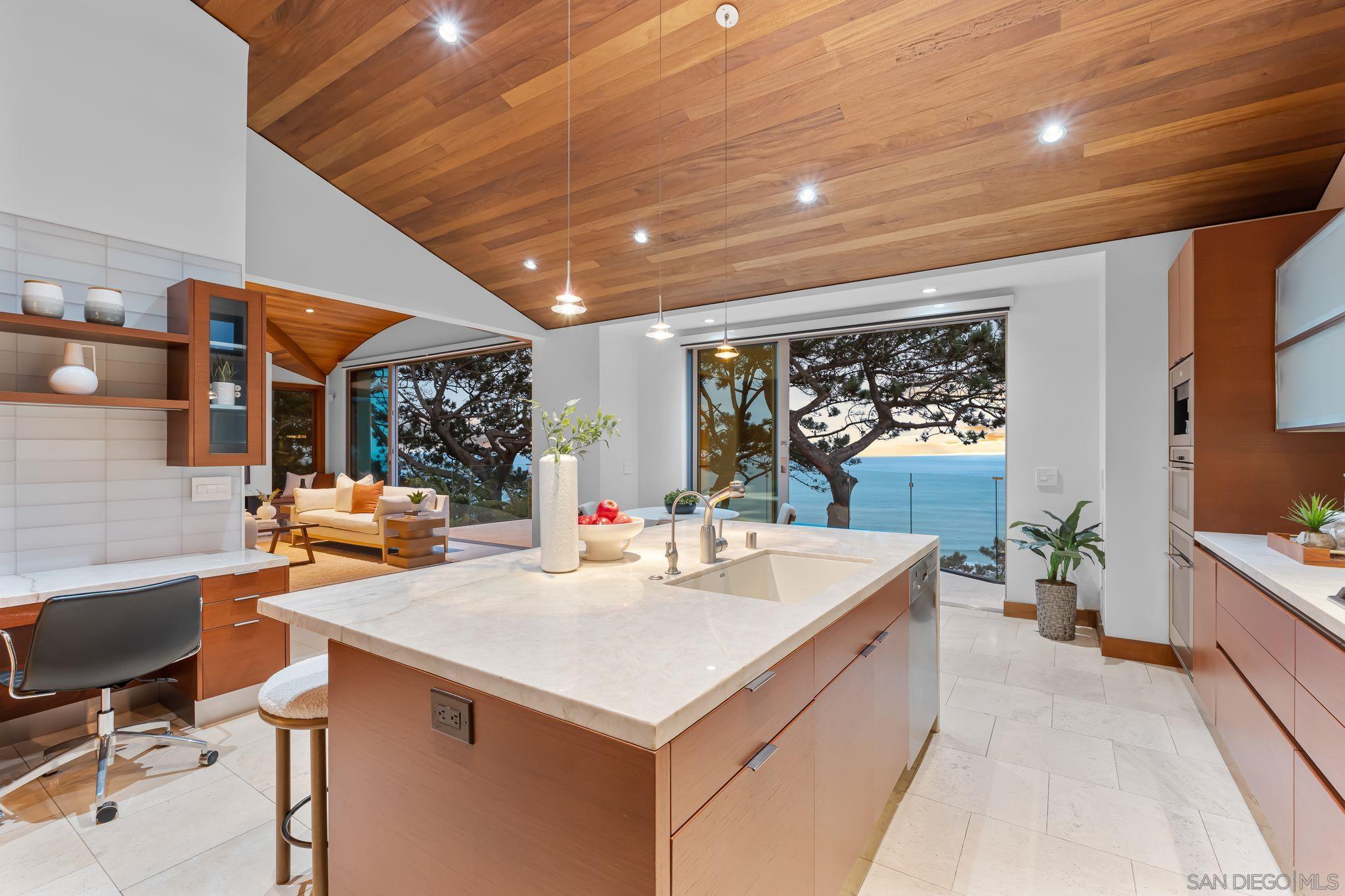 Detail Gallery Image 4 of 44 For 354  Ocean View Ave, Del Mar,  CA 92014 - 4 Beds | 4/1 Baths