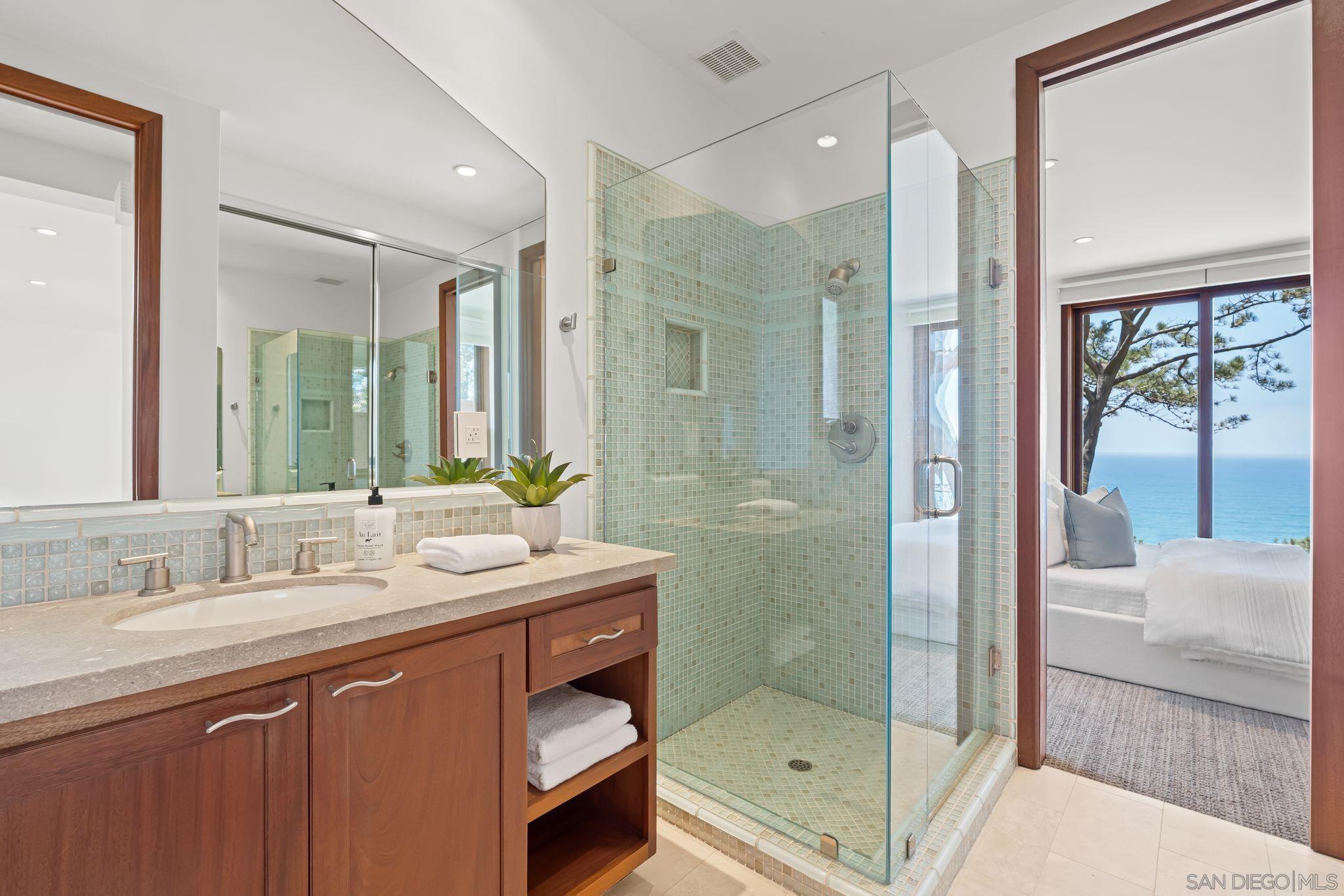Detail Gallery Image 33 of 44 For 354  Ocean View Ave, Del Mar,  CA 92014 - 4 Beds | 4/1 Baths