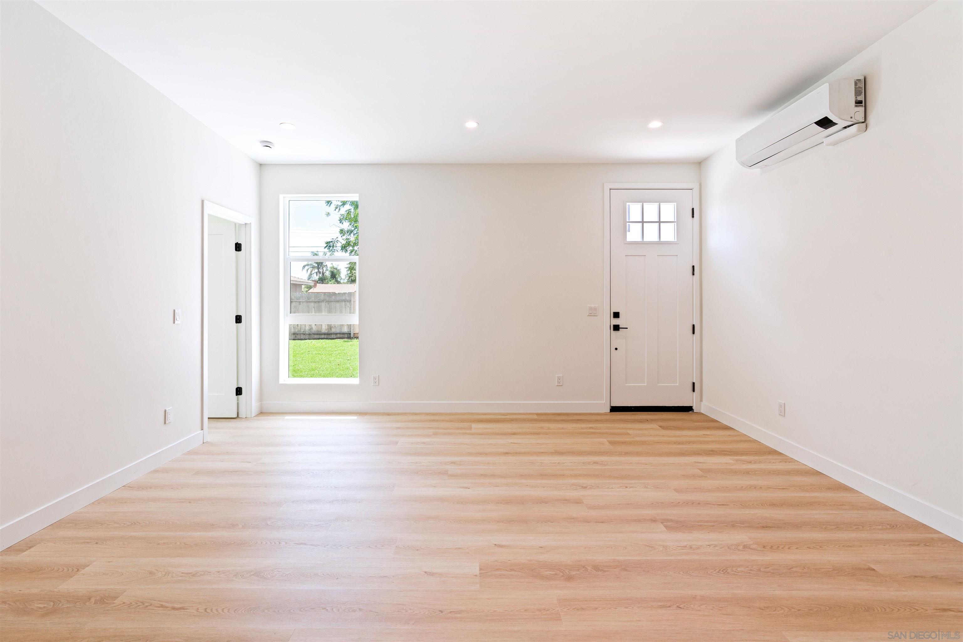 Detail Gallery Image 13 of 39 For 1160  Erica St, Escondido,  CA 92027 - 6 Beds | 4 Baths