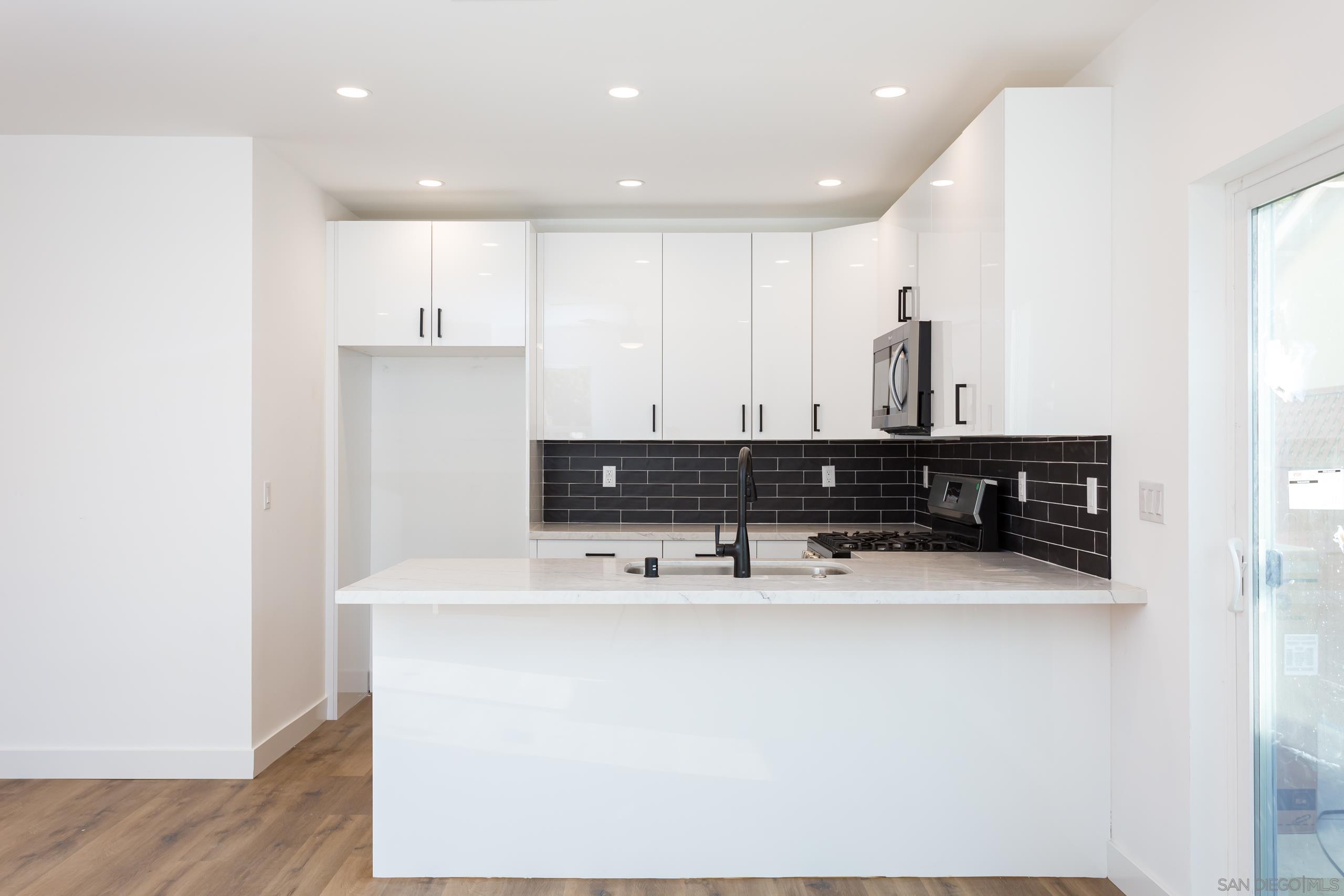 Detail Gallery Image 7 of 60 For 5721-23  Campanile Way, San Diego,  CA 92115 - – Beds | – Baths