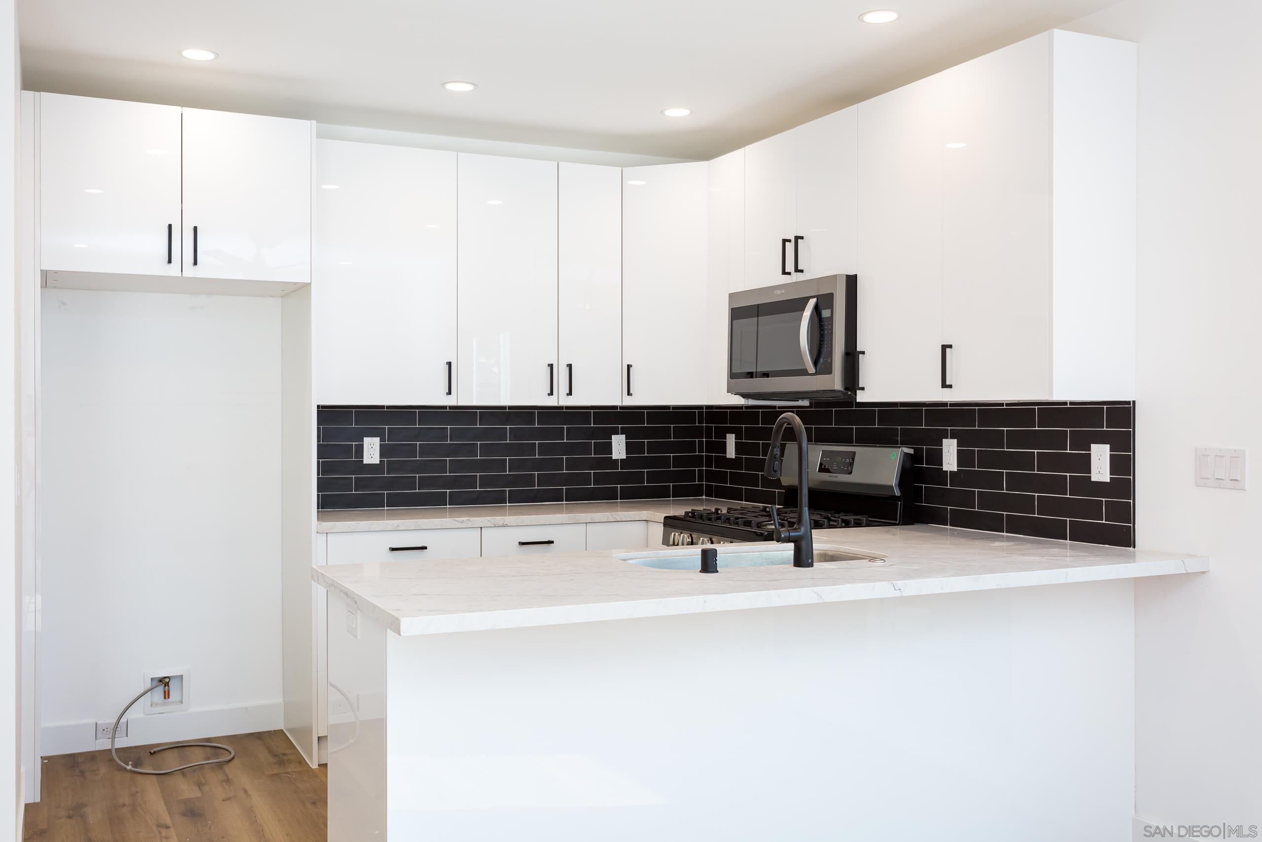 Detail Gallery Image 9 of 60 For 5721-23  Campanile Way, San Diego,  CA 92115 - – Beds | – Baths