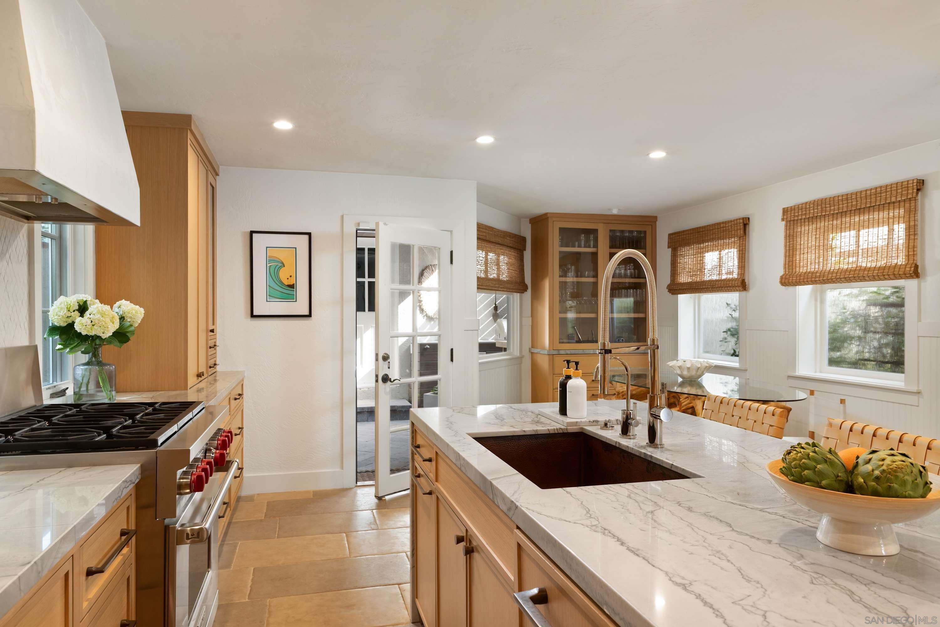 Detail Gallery Image 18 of 36 For 335  Gravilla Street, La Jolla,  CA 92037 - 3 Beds | 3/1 Baths