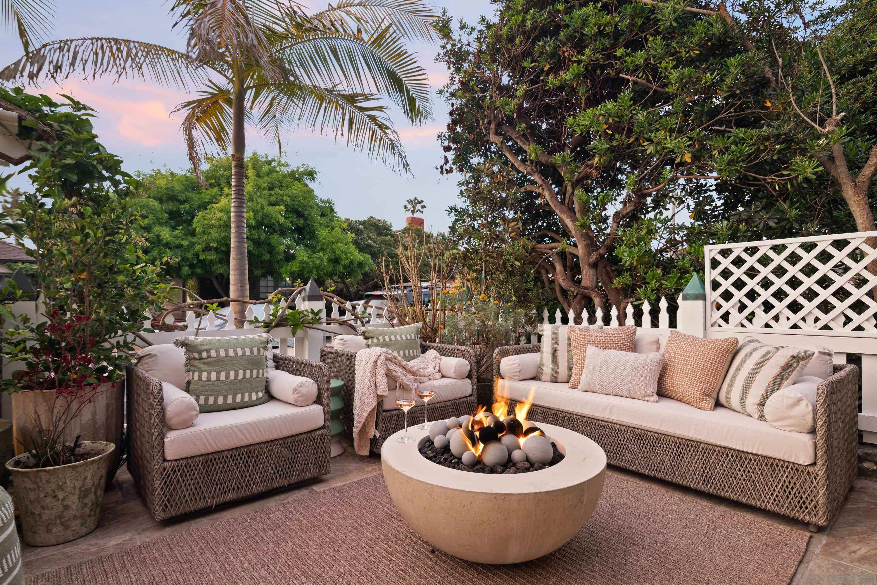 Detail Gallery Image 3 of 36 For 335  Gravilla Street, La Jolla,  CA 92037 - 3 Beds | 3/1 Baths