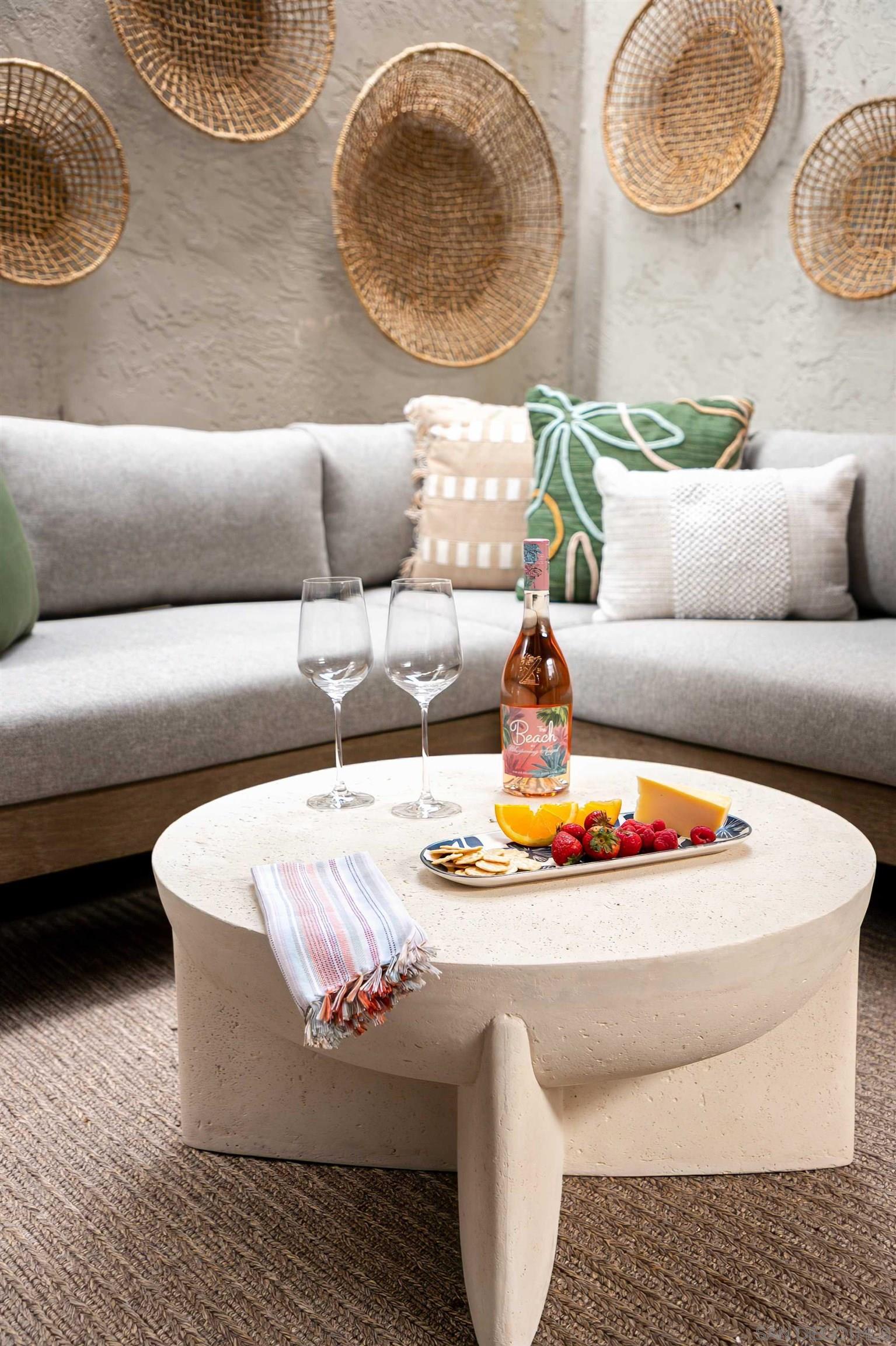 Detail Gallery Image 23 of 36 For 335  Gravilla Street, La Jolla,  CA 92037 - 3 Beds | 3/1 Baths