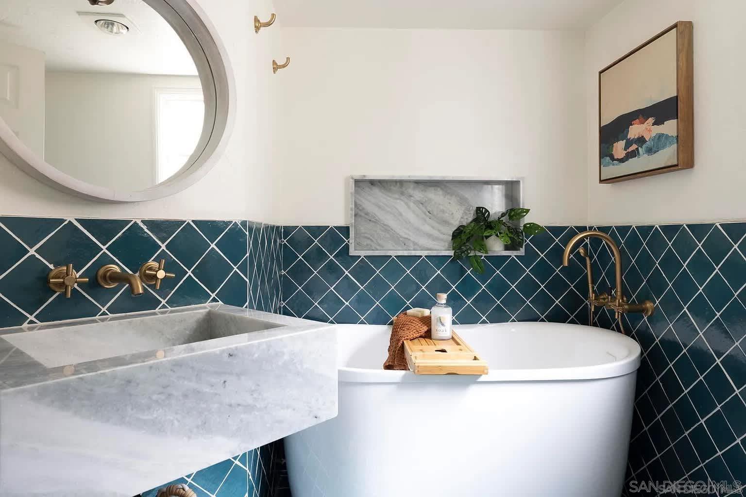 Detail Gallery Image 26 of 36 For 335  Gravilla Street, La Jolla,  CA 92037 - 3 Beds | 3/1 Baths