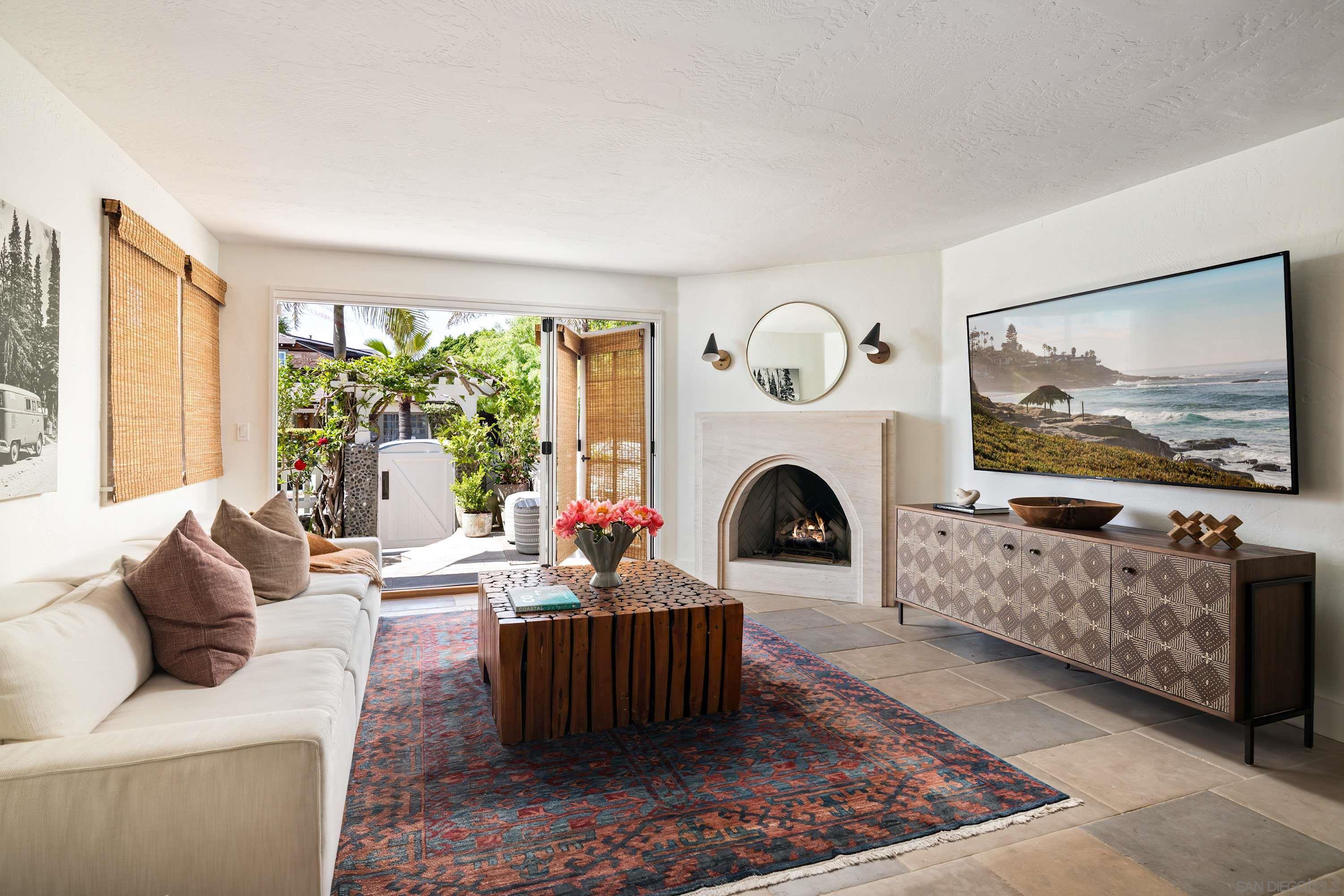 Detail Gallery Image 10 of 36 For 335  Gravilla Street, La Jolla,  CA 92037 - 3 Beds | 3/1 Baths